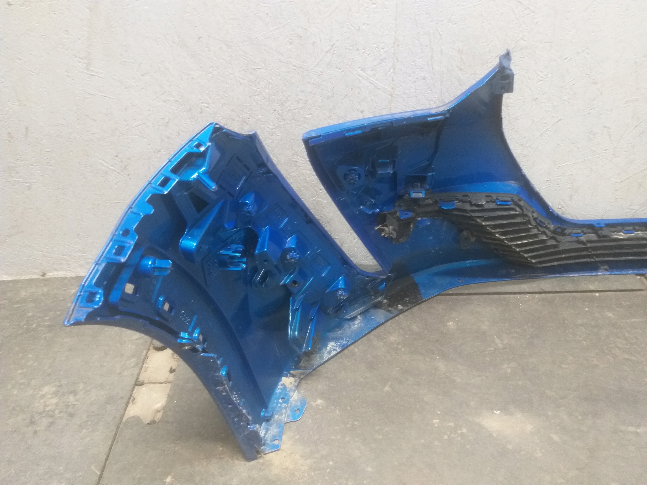 bumper front PEUGEOT 208 II 2 GT