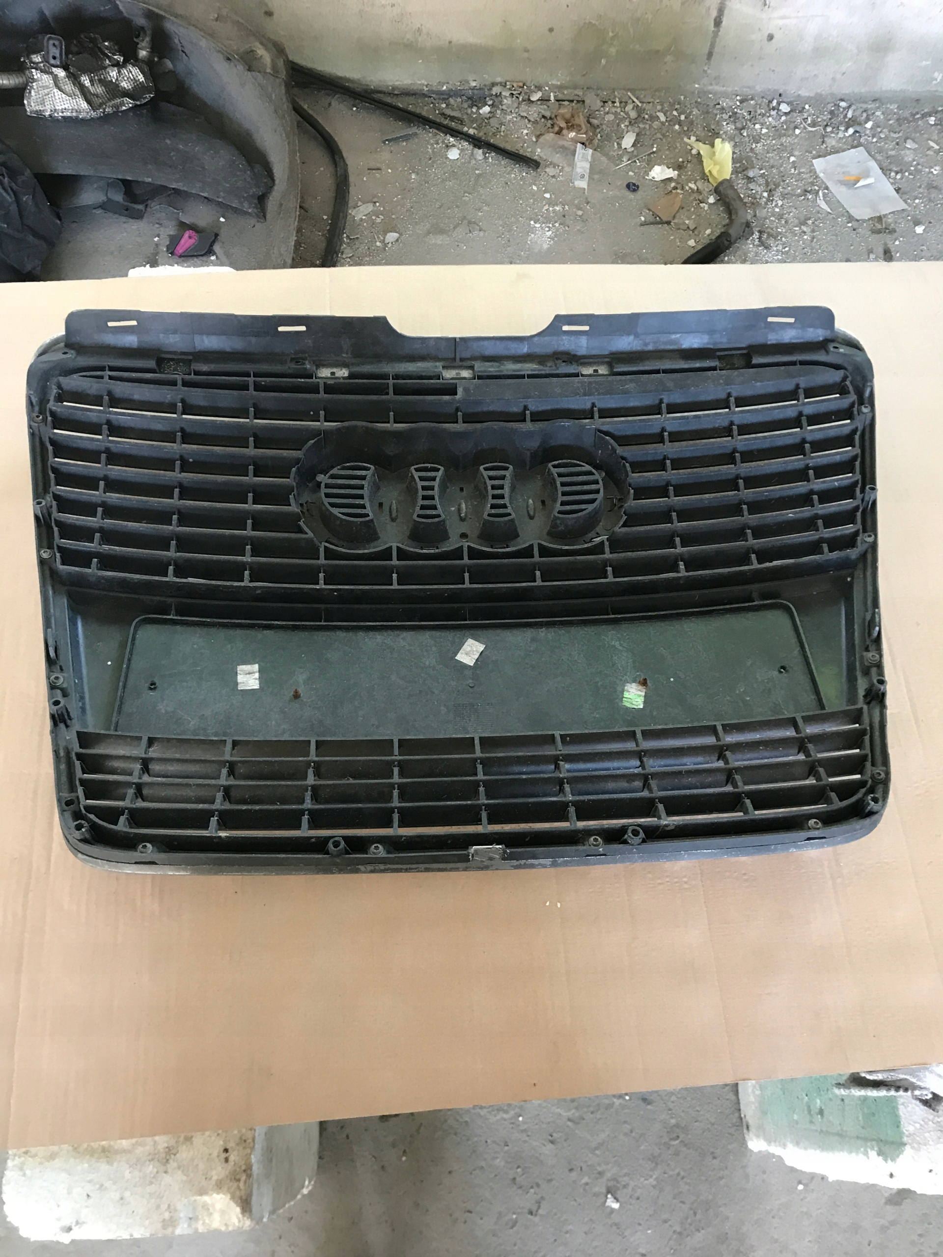 GRILL CHROM ATRAPA ZDERZAKA AUDI A6C6 Typ samochodu Samochody osobowe