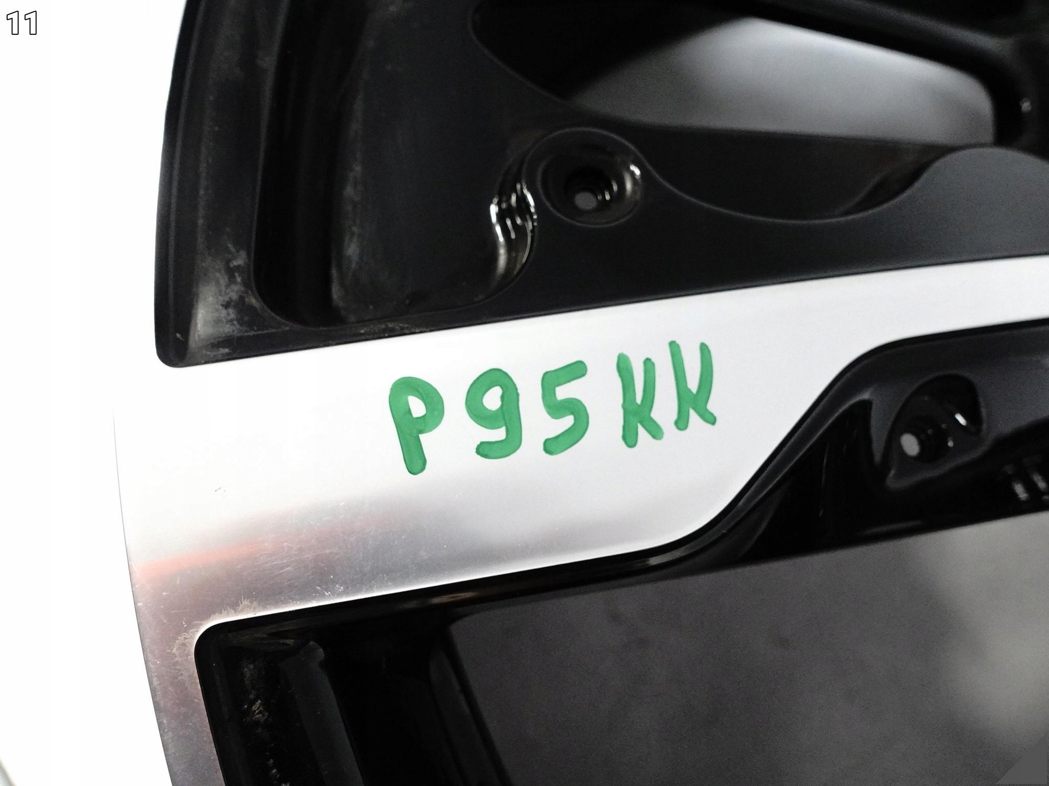 PORSCHE TAYCAN 9J1 EXCLUSIVE design disc right front 9,5Jx21 ET60 041