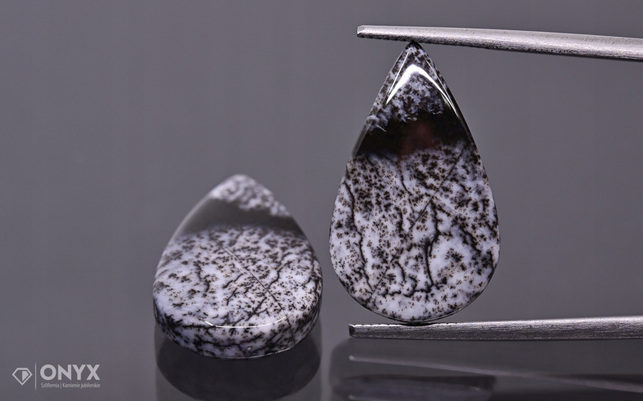 Dendritový achát z Turecka konvexní mělký Pár slza