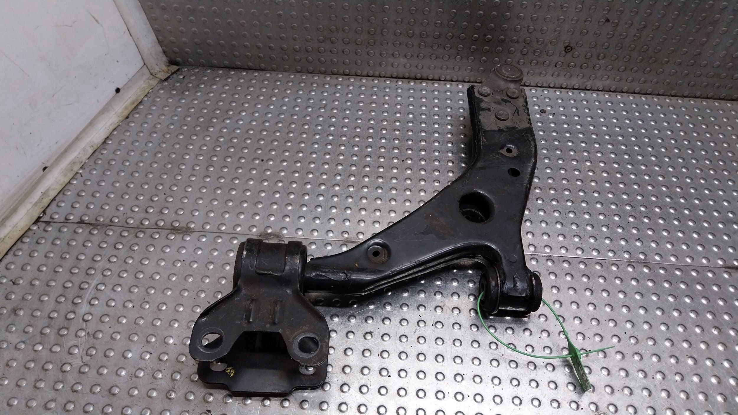 arm right front CV61-3C339-AAA FORD KUGA MK2 LIFT