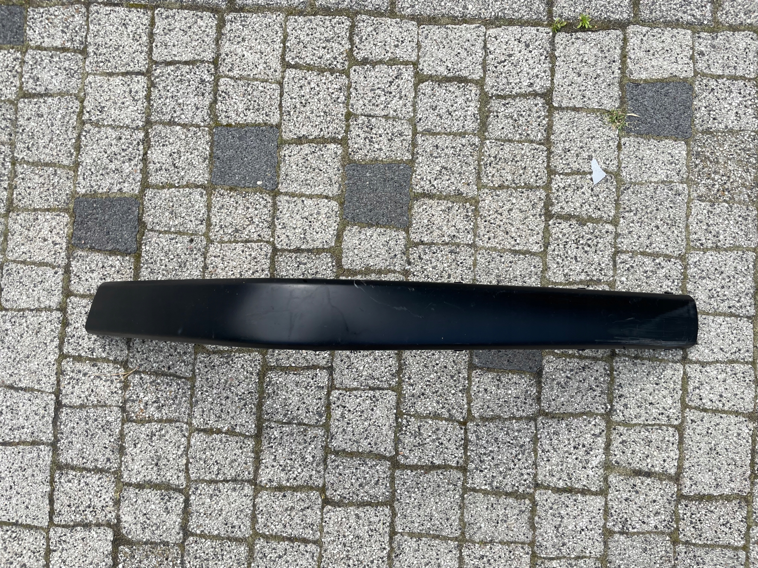 moulding of a bumper BMW E34 front left 1944177