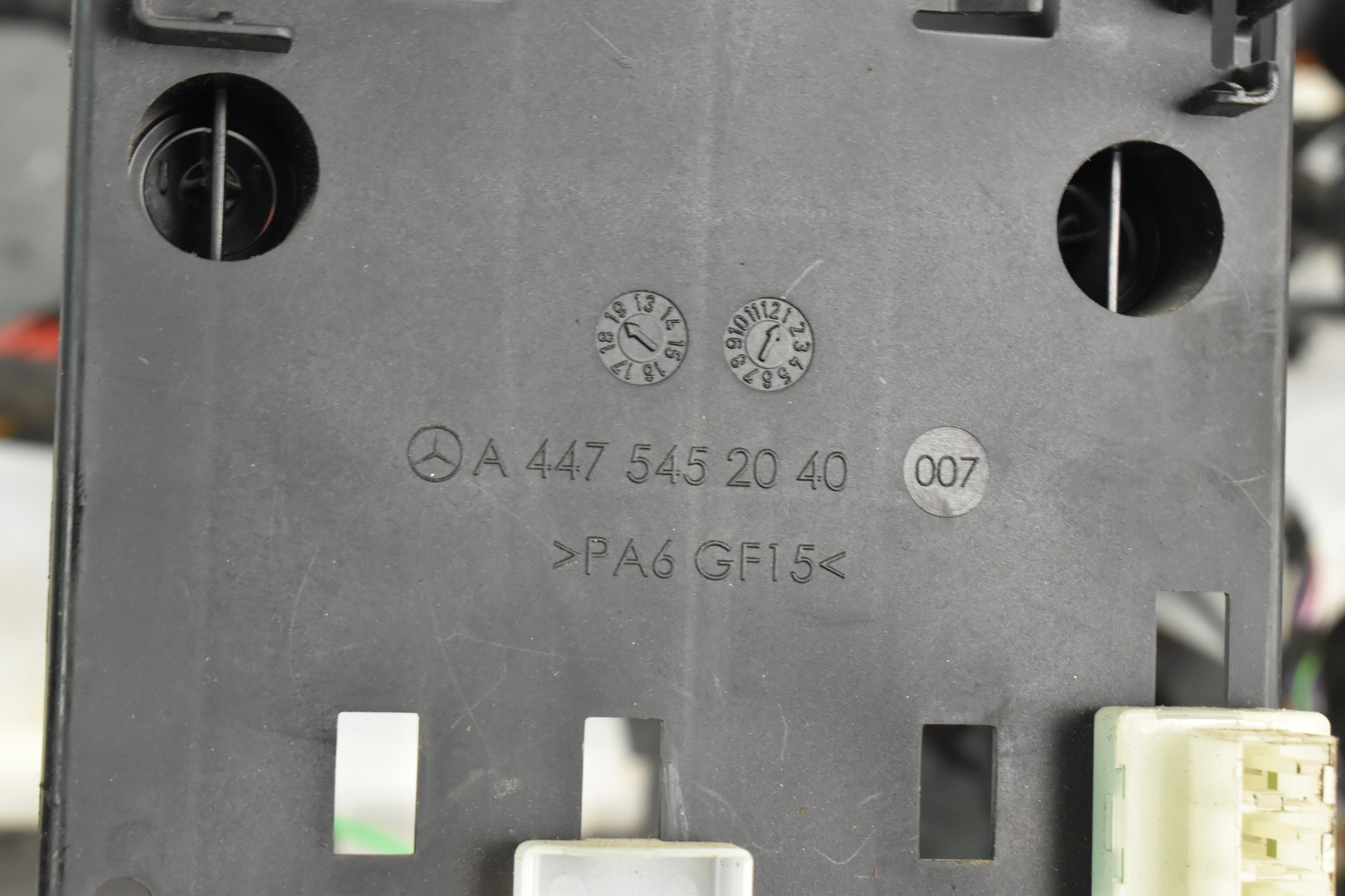 WIĄZKA PRZEWODÓW BEZPIECZNIKI A4475460046 A4475404326 MERCEDES VITO W447 Typ samochodu Samochody osobowe