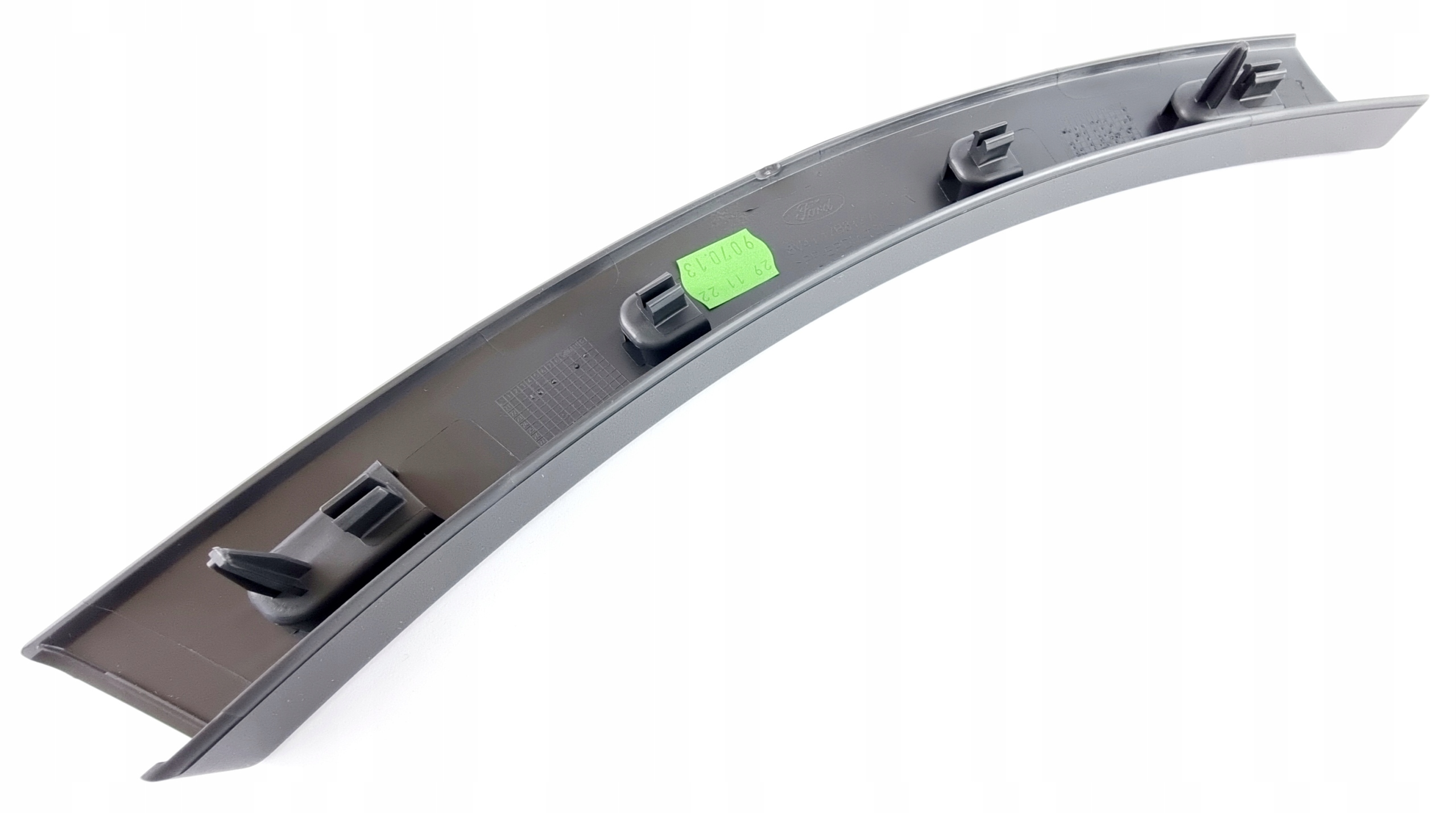 

Listwa Pionowa Zderzaka Przód Prawa Kuga Mk1 2008-