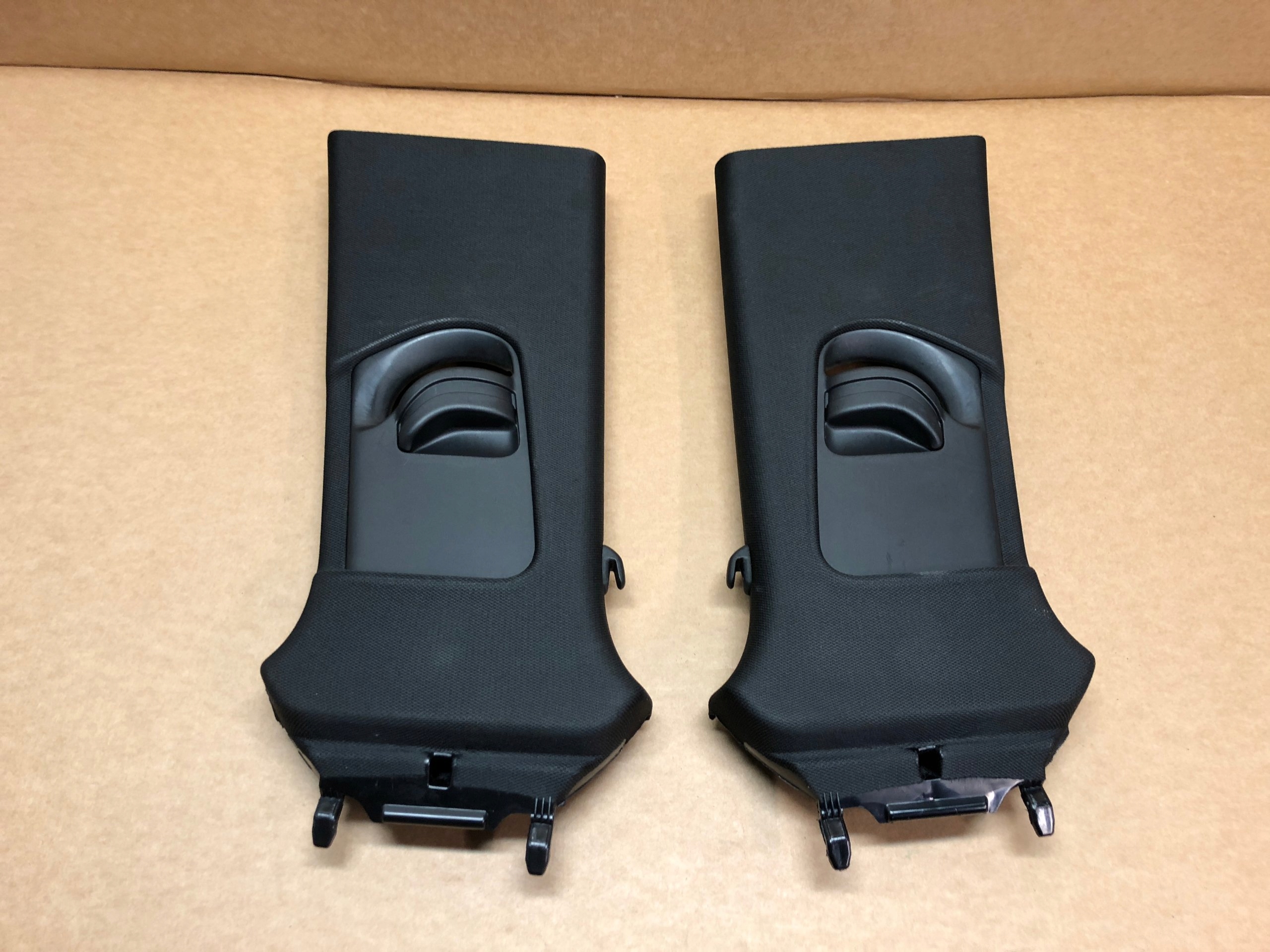 AUDI Q3 накладка правого ремня черный 8U0867244