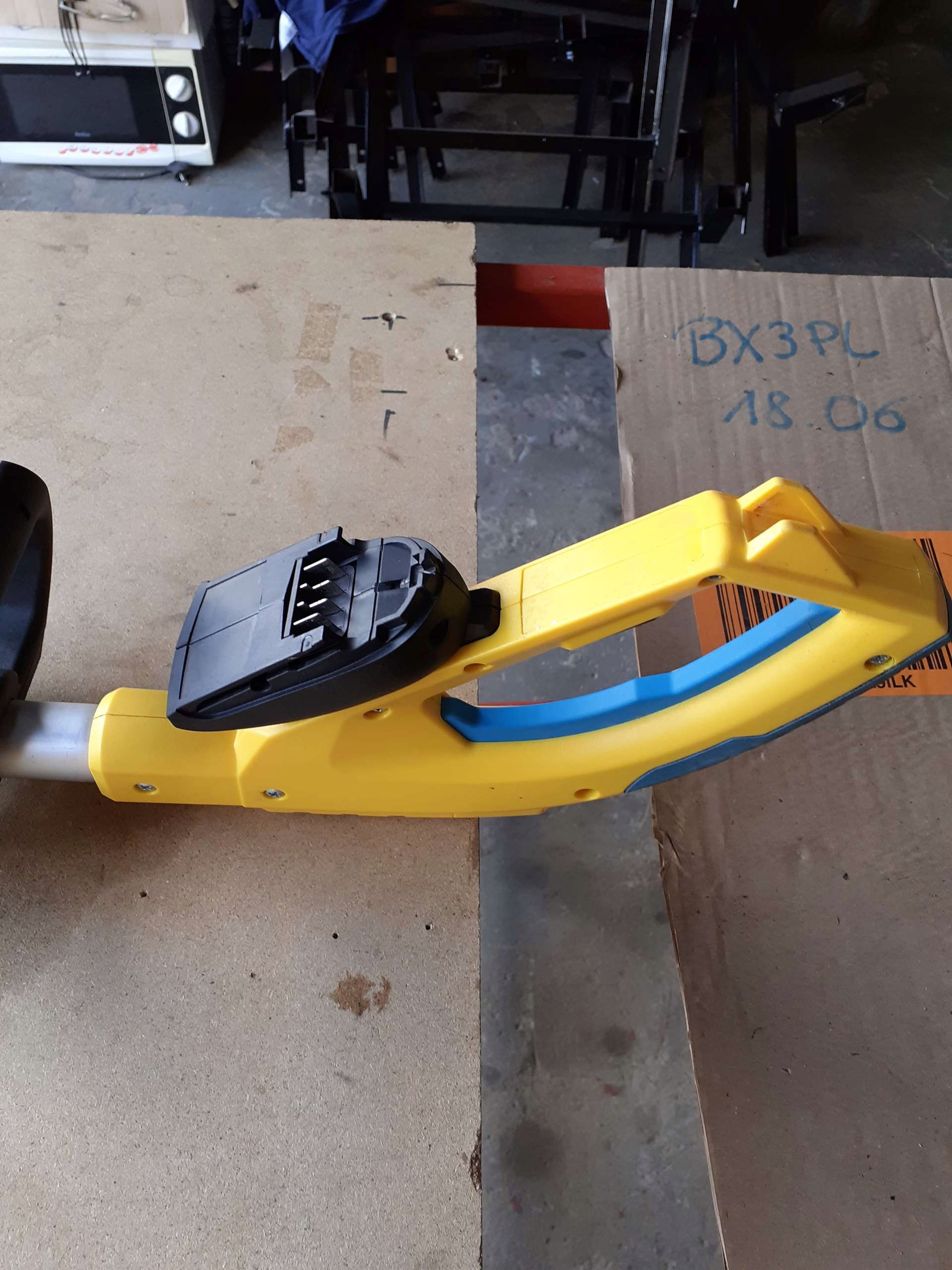 GLORIA WeedBrush li-on Skrobak do fug, szczotka do chwastów, Rodzaj szczotka