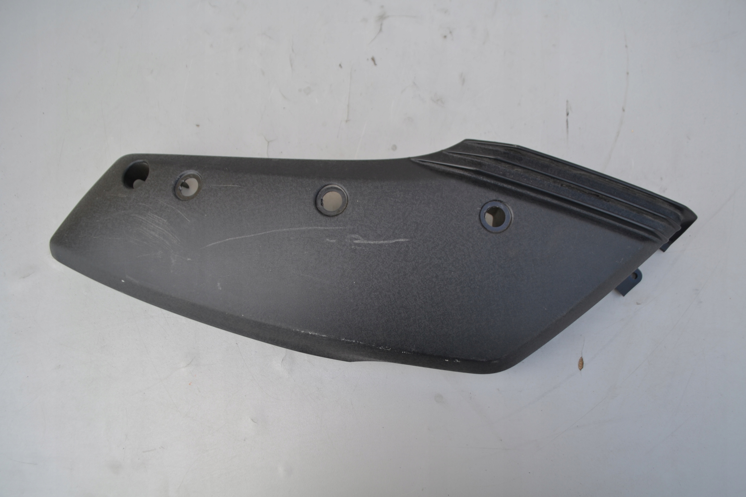 B74-E4417 - кришка повітряного фільтра Yamaha Xmax X-max 300