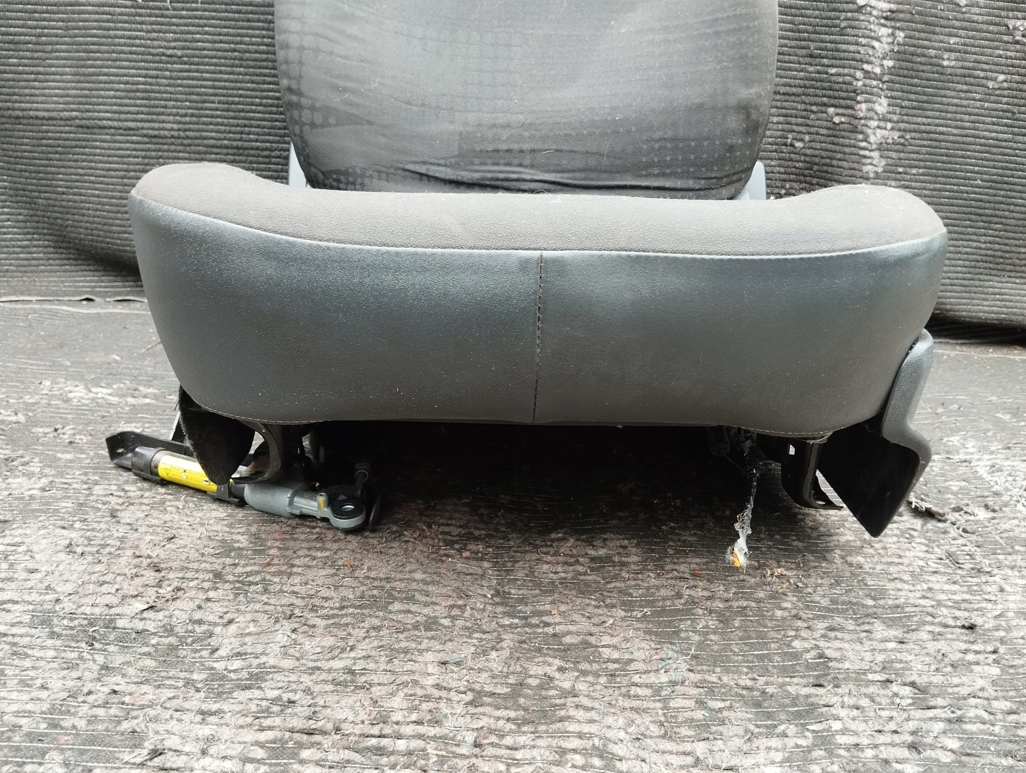кресло передний левый водители CITROEN C2 3D 03-09 европа
