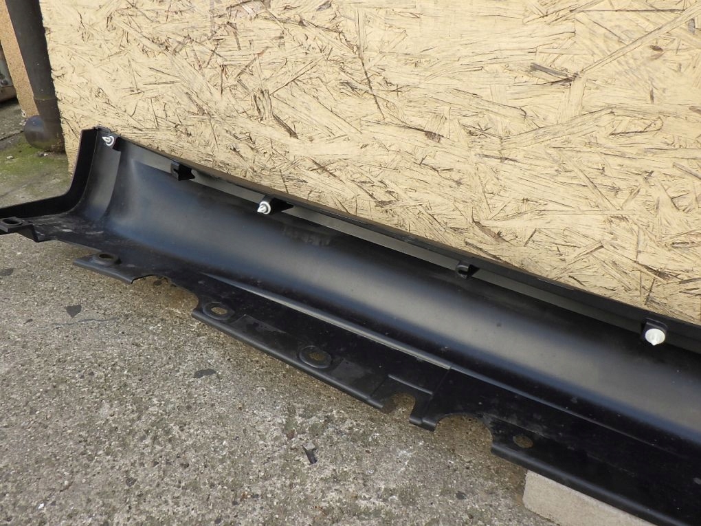 BMW X6 E71 threshold cap support left