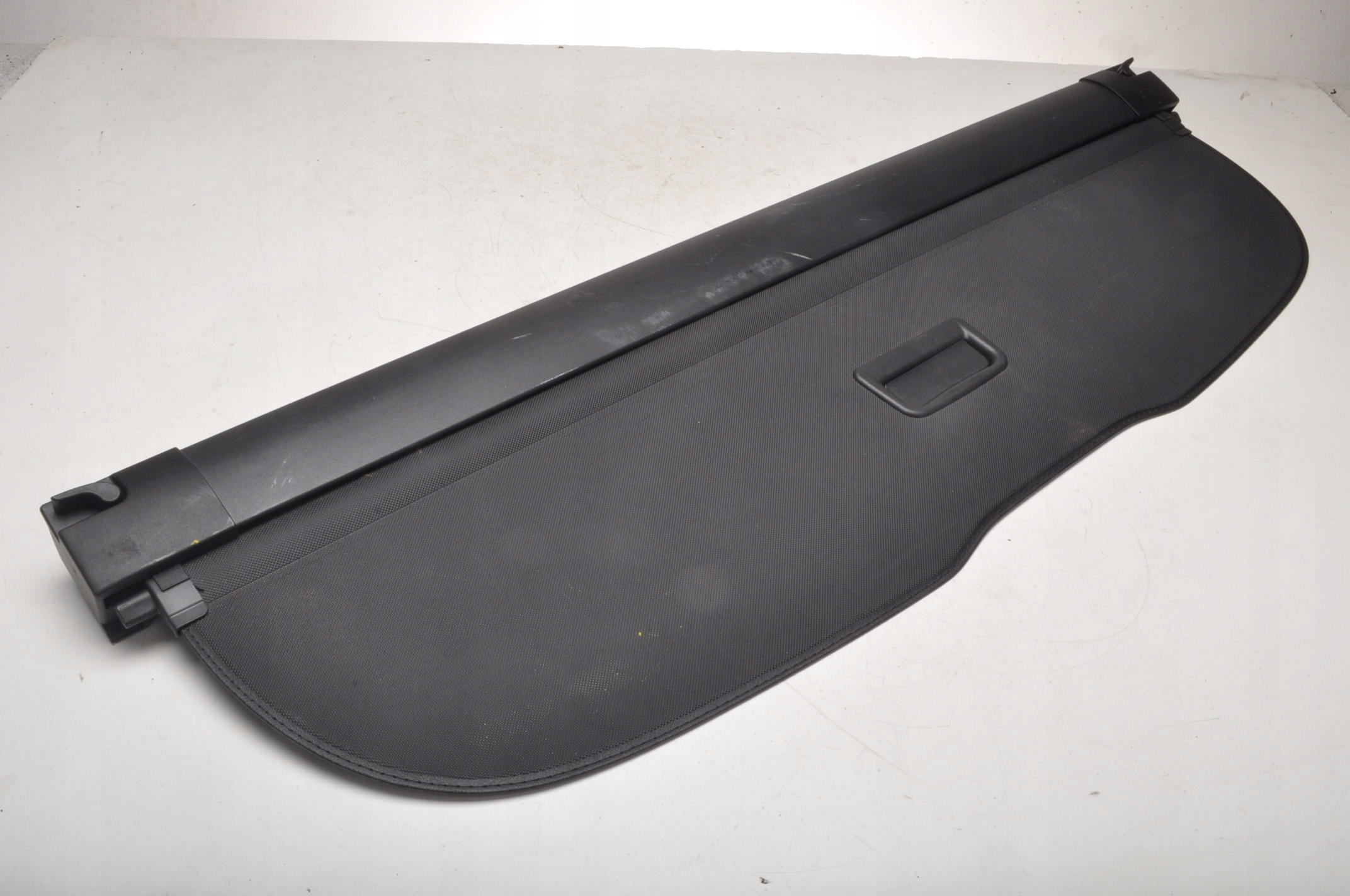 AUDI Q3 і шторка задня задня 8u0863553b 2018R