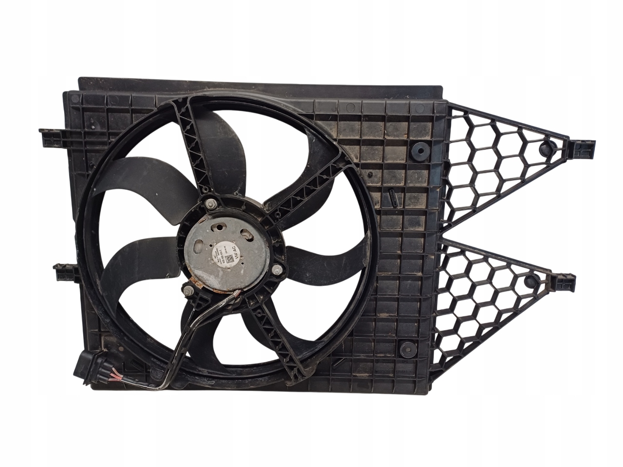 VW AUDI SEAT SKODA - WENTYLATOR CHŁODNICY 6R0121207Q