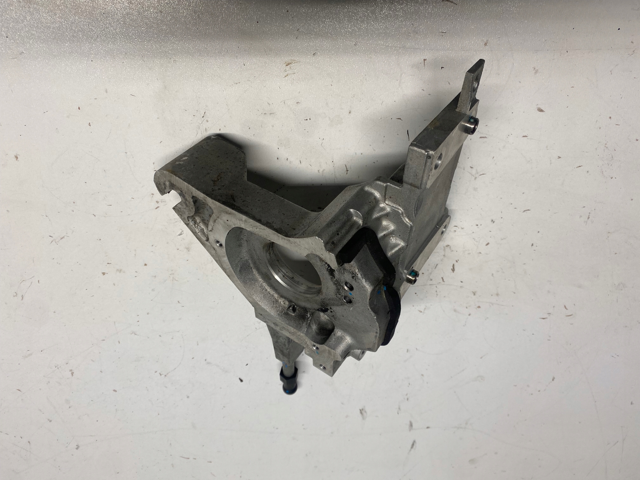 Support Support plaque Pompe d’injection HYUNDAI TUCSON II D4FE 18-24