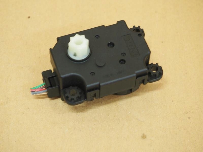 SILNICZEK NAGRZEWNICY RENAULT MEGANE III N101980G Producent części Renault OE