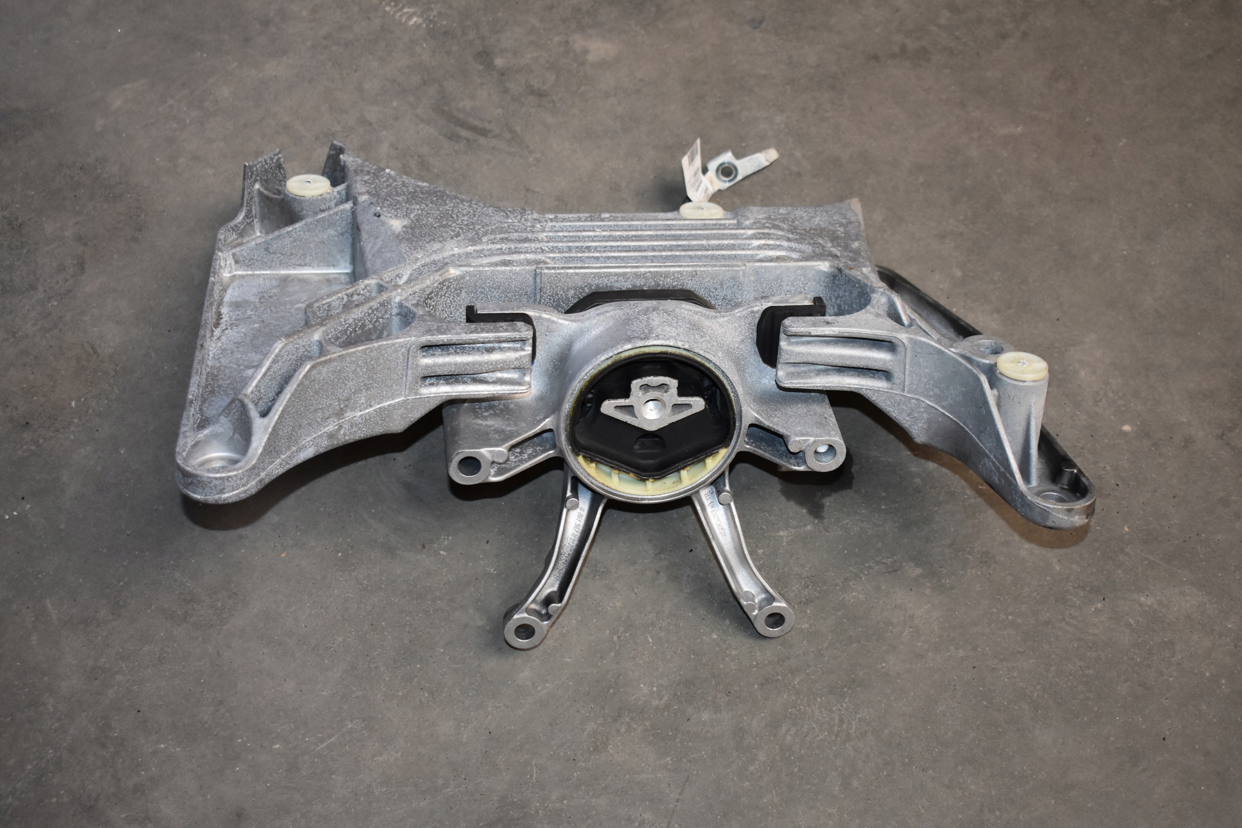 IDEALNA Getriebehalter BMW G01 G02 1 9