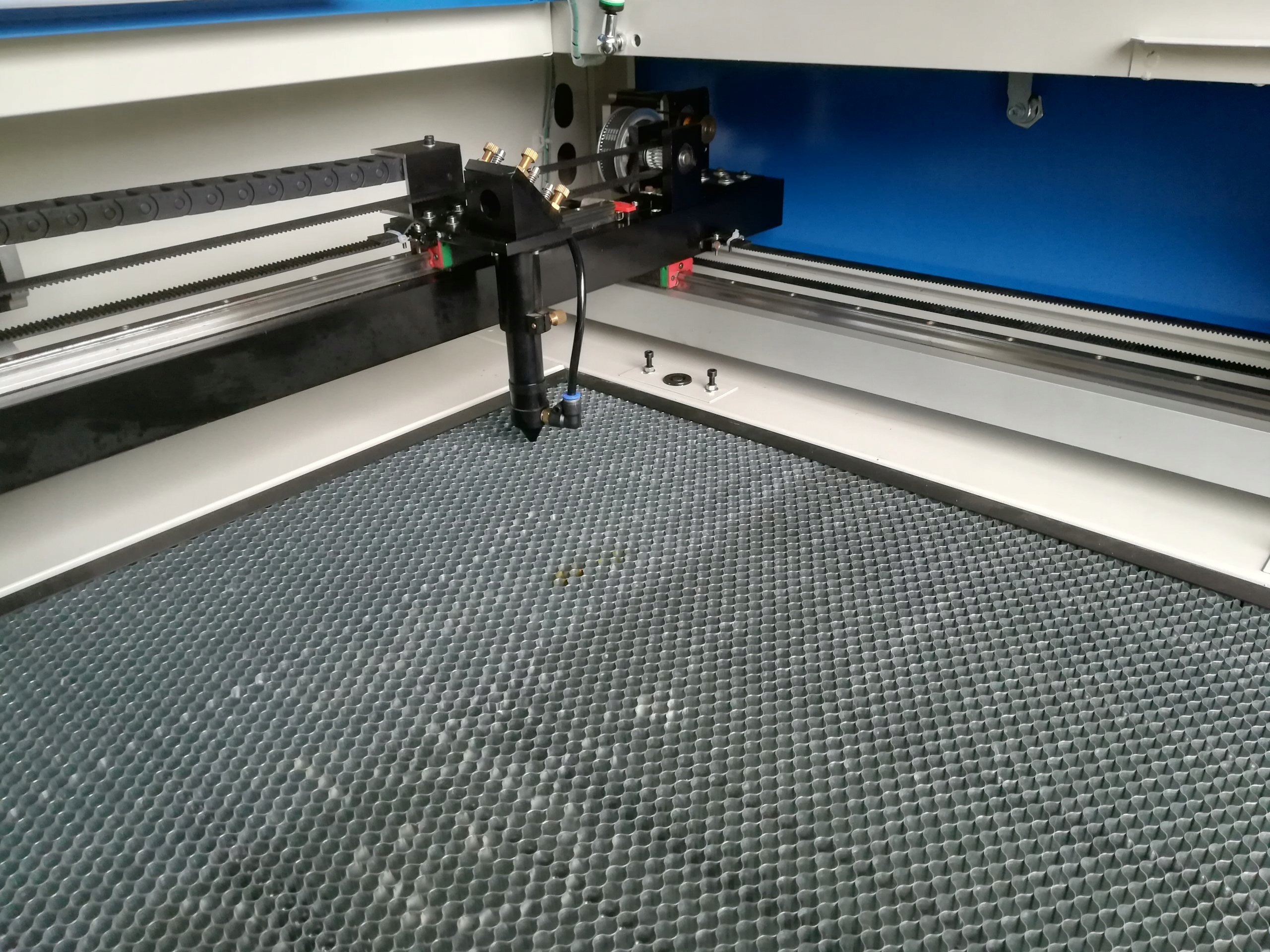 LASER CO2 6090 100W GRAWERKA OPR. PL PRZELOTOWY