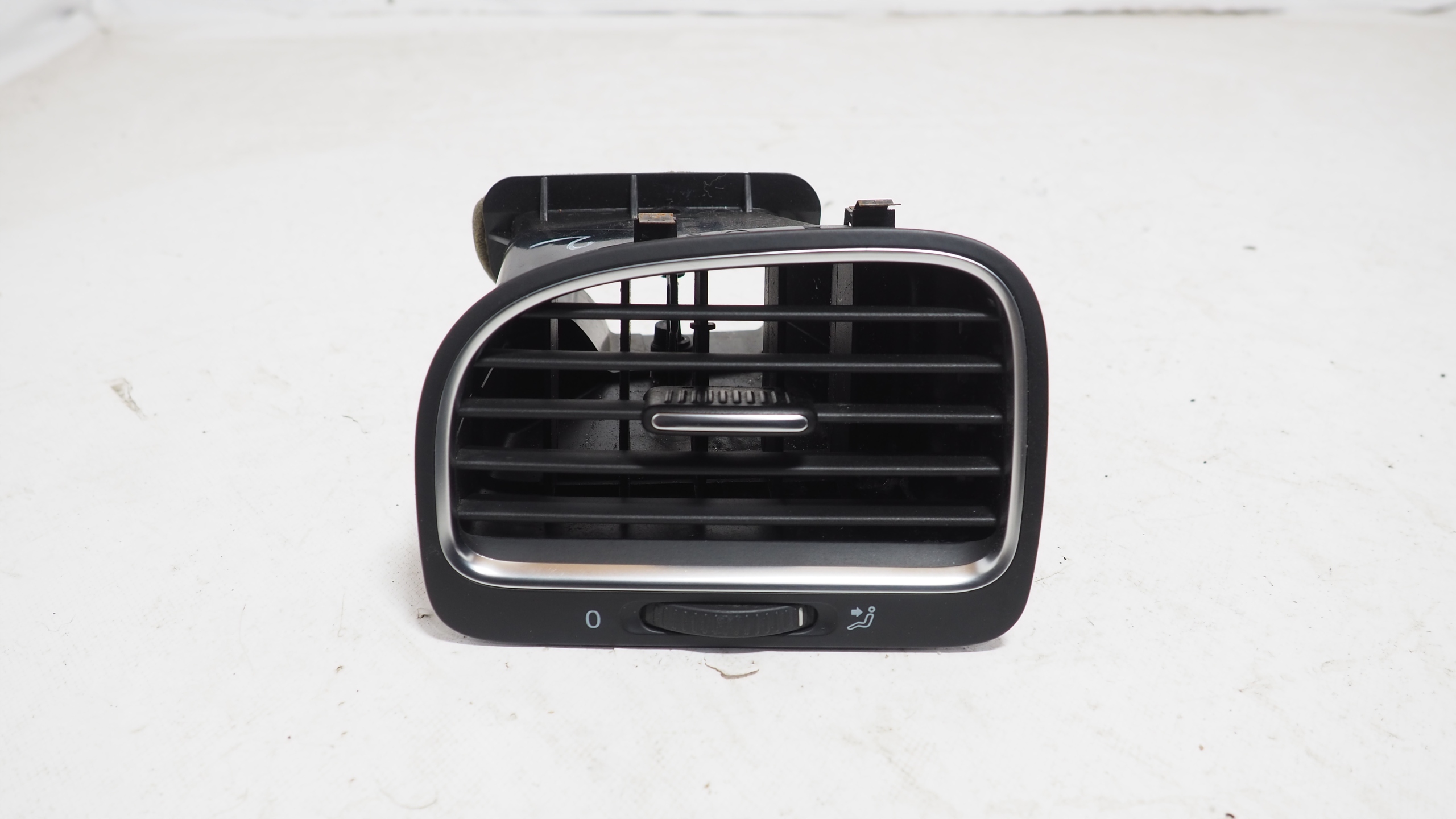 VW Golf VI grid air conditioning devices left 5K0819709