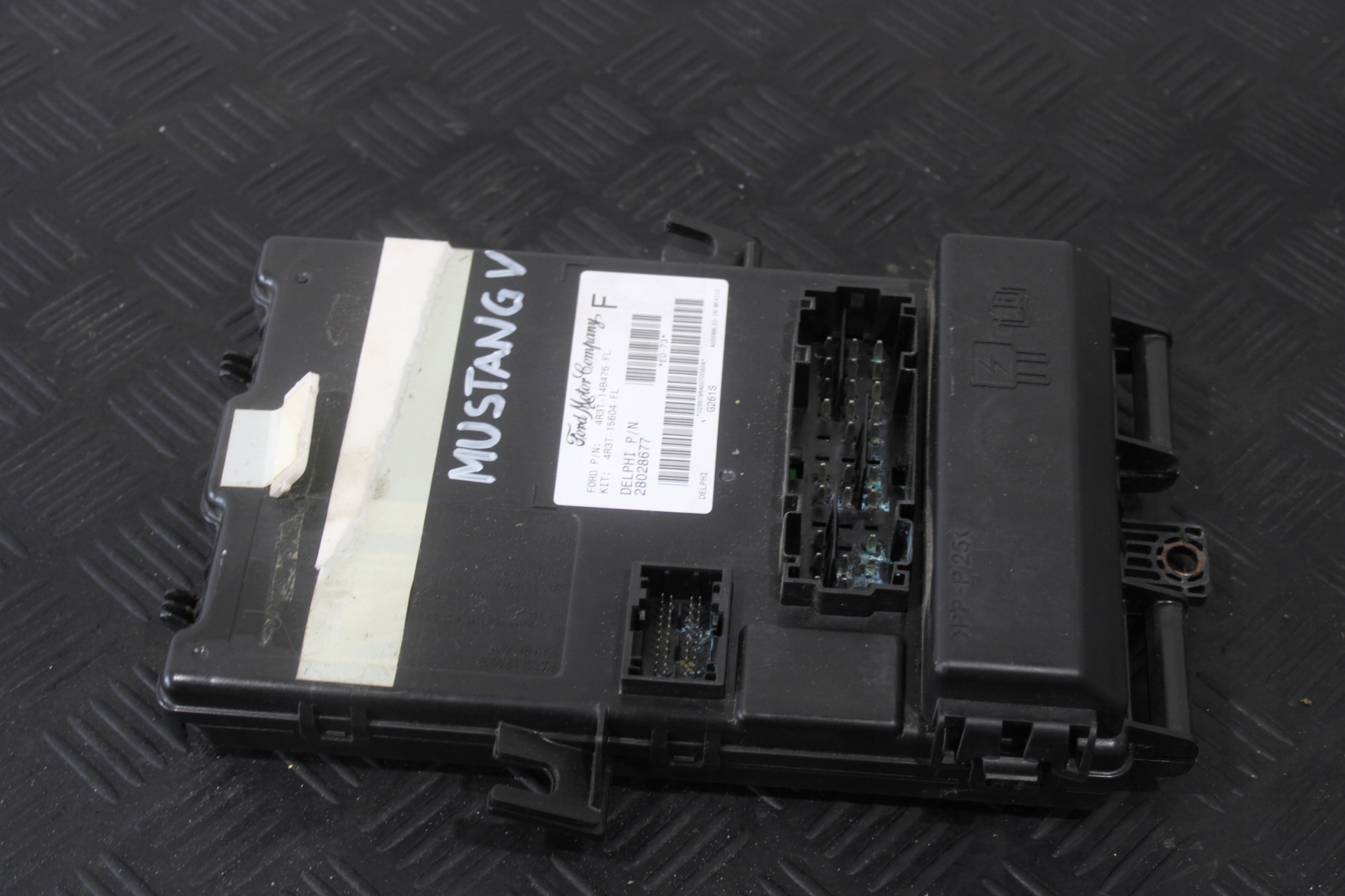 module control unit FORD MUSTANG V 5 4R3T-14B476-FL