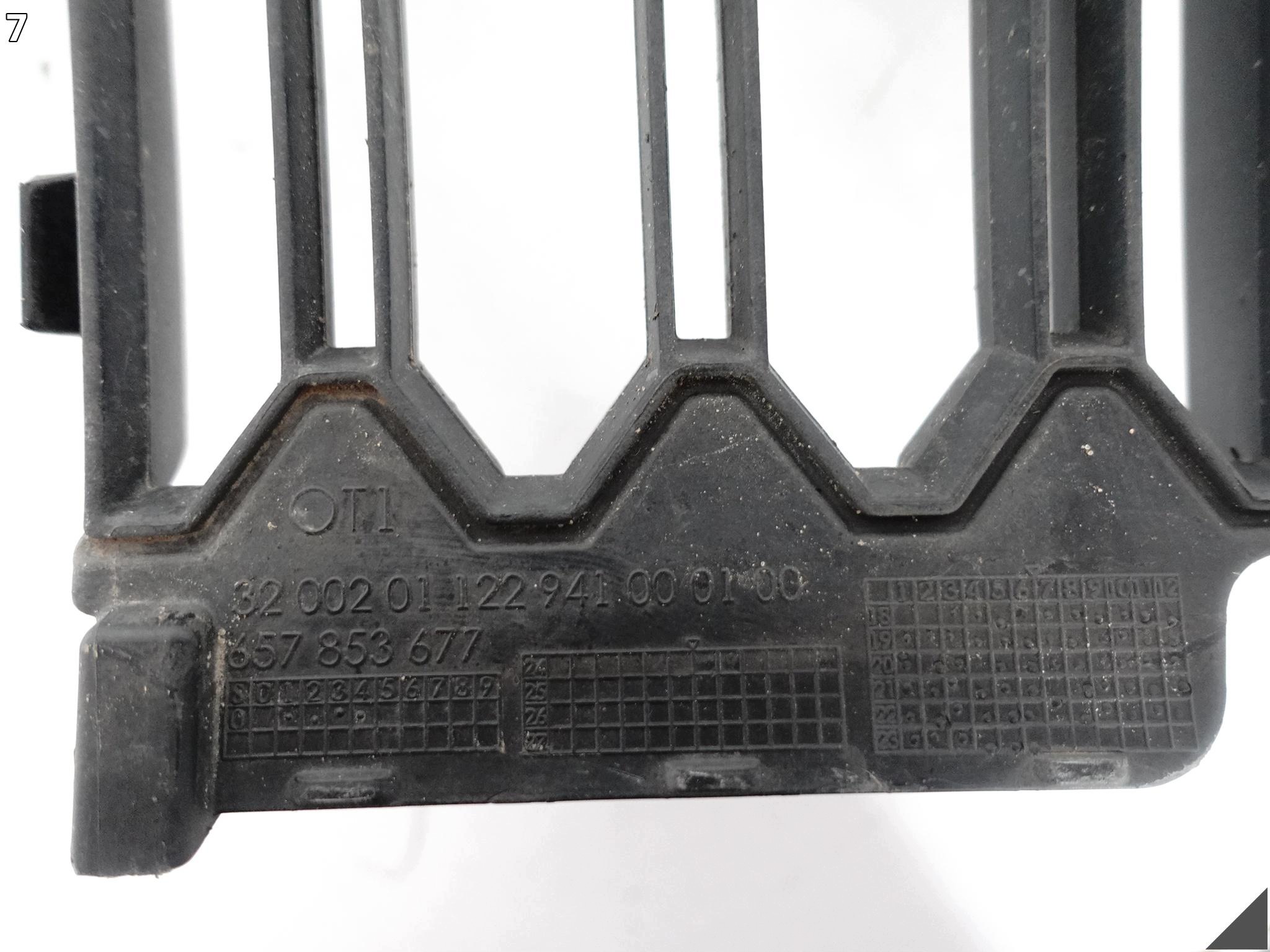 SKODA SCALA 657 19-23 lower grid grille intake W bumper front 657853677