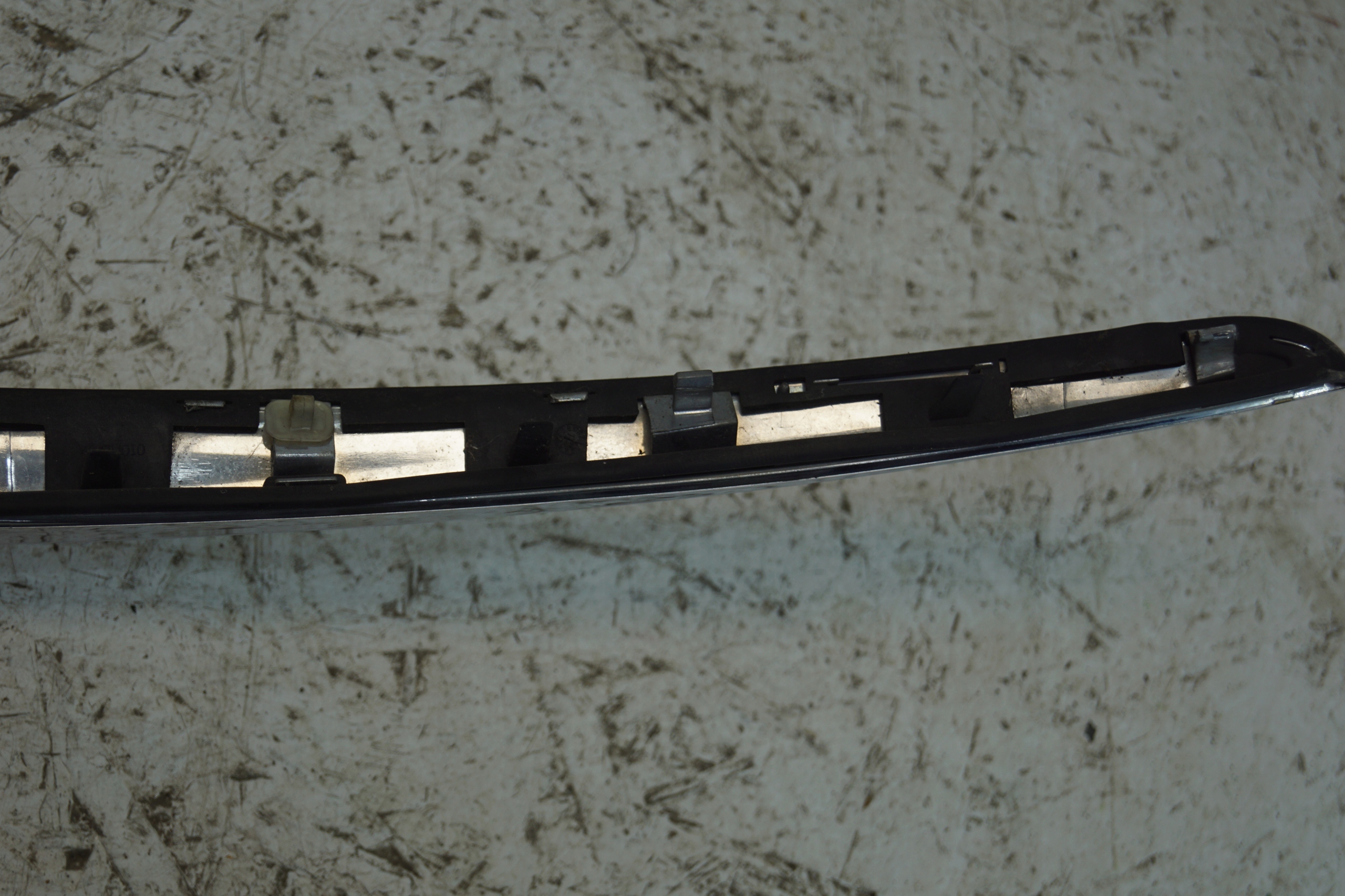 молдинг хром крыла левый CITROEN DS5 9802824577