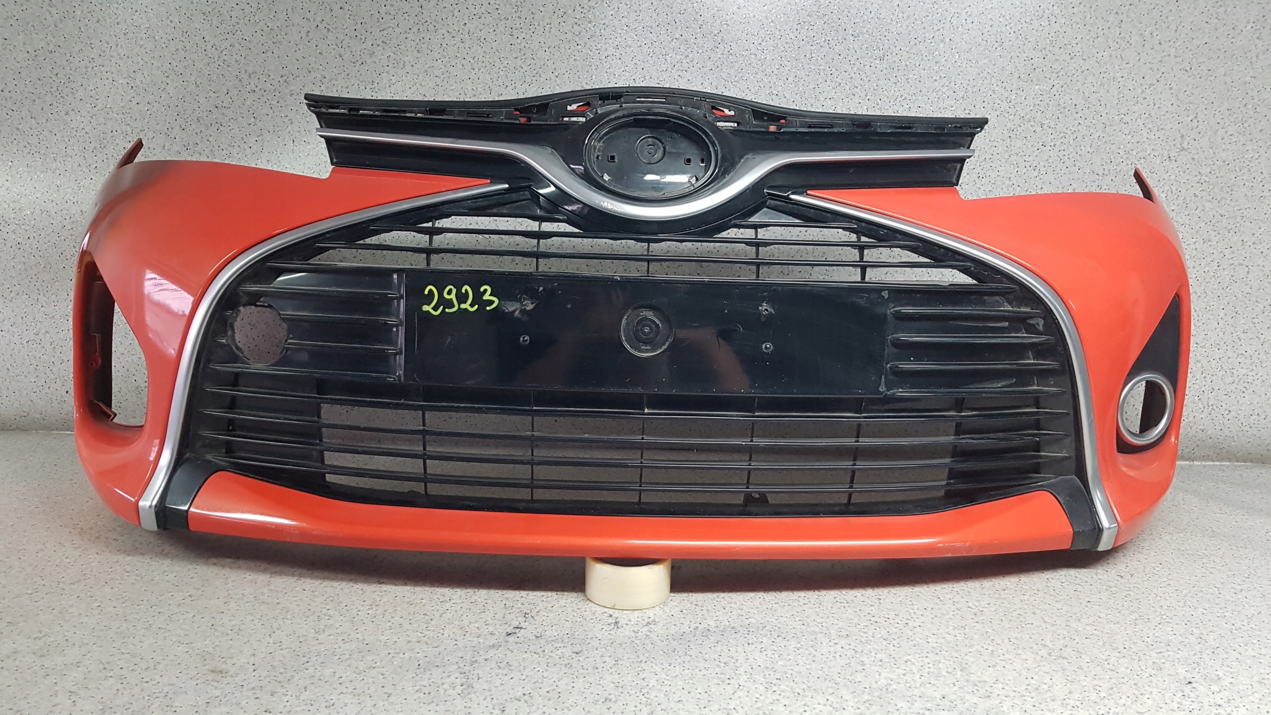 TOYOTA YARIS III 3 2014 - bumper front 2923