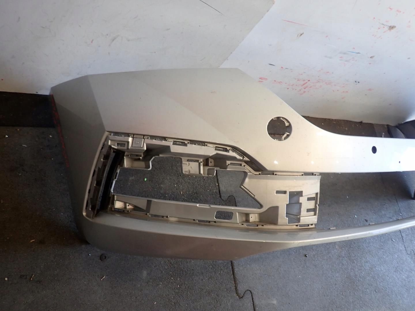 nárazník předek přední SKODA OCTAVIA IV 2020- 5E3807221