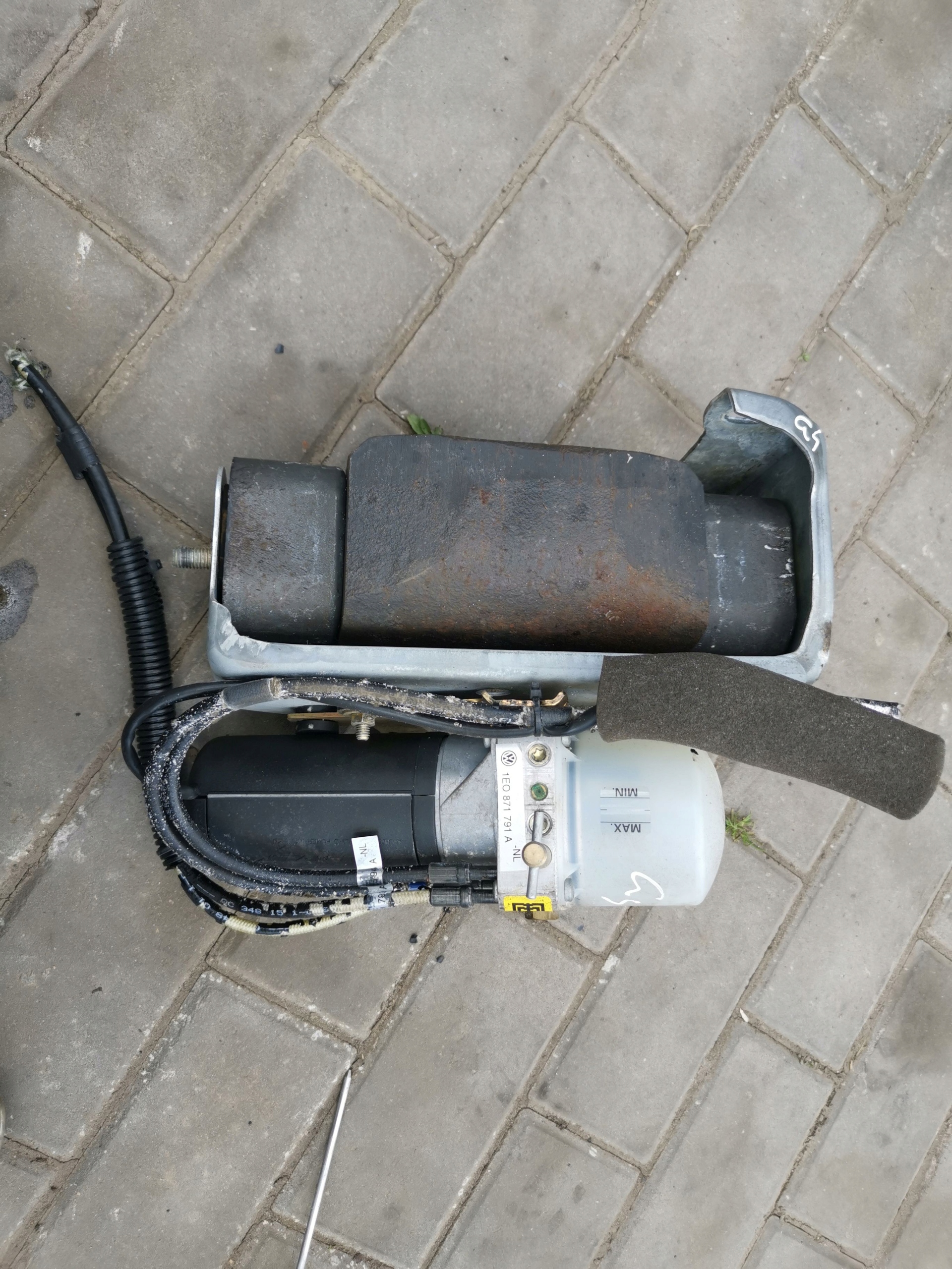 1E0871791A - ЦИЛИНДР КРЫШИ НАСОСА ДЛЯ VW GOLF IV 4 III КАБРИОЛЕТ