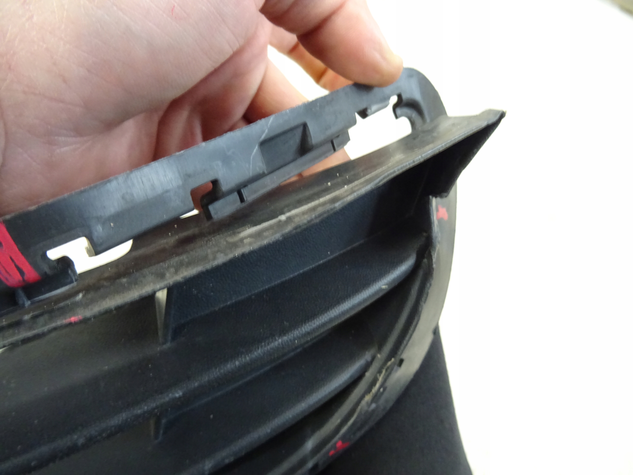 grid of a bumper front front central VW GOLF VII 5G0853677E
