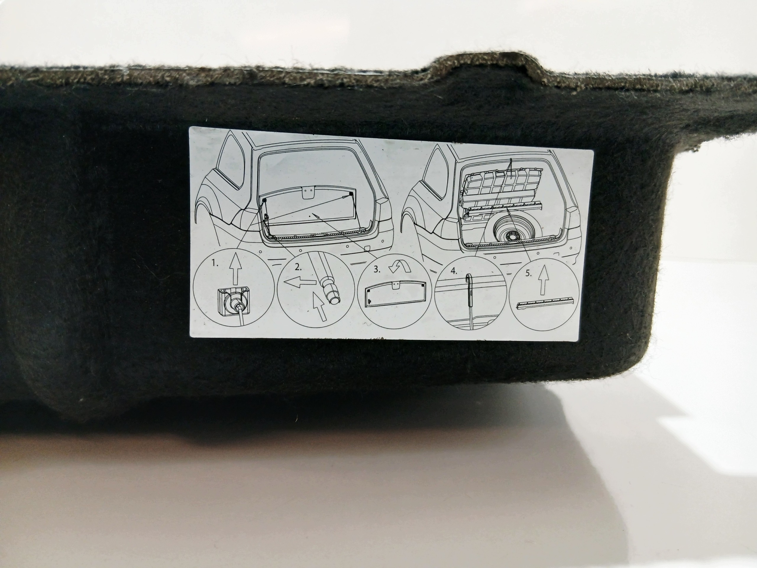 MATA koberce kufru BMW E61 OE 6960893 (0001388)