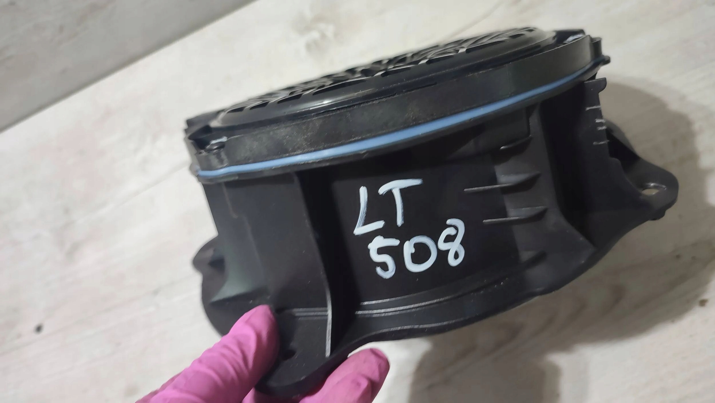 Peugeot 508 II 22r 1.2 rear part side left speaker
