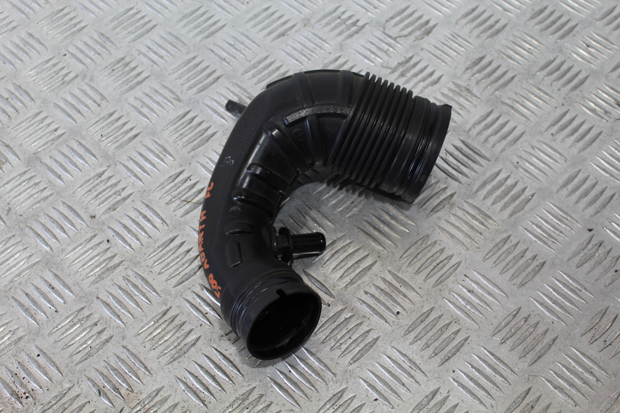 přívod vedení intercoolera FIAT 500 ABARTH LIFT