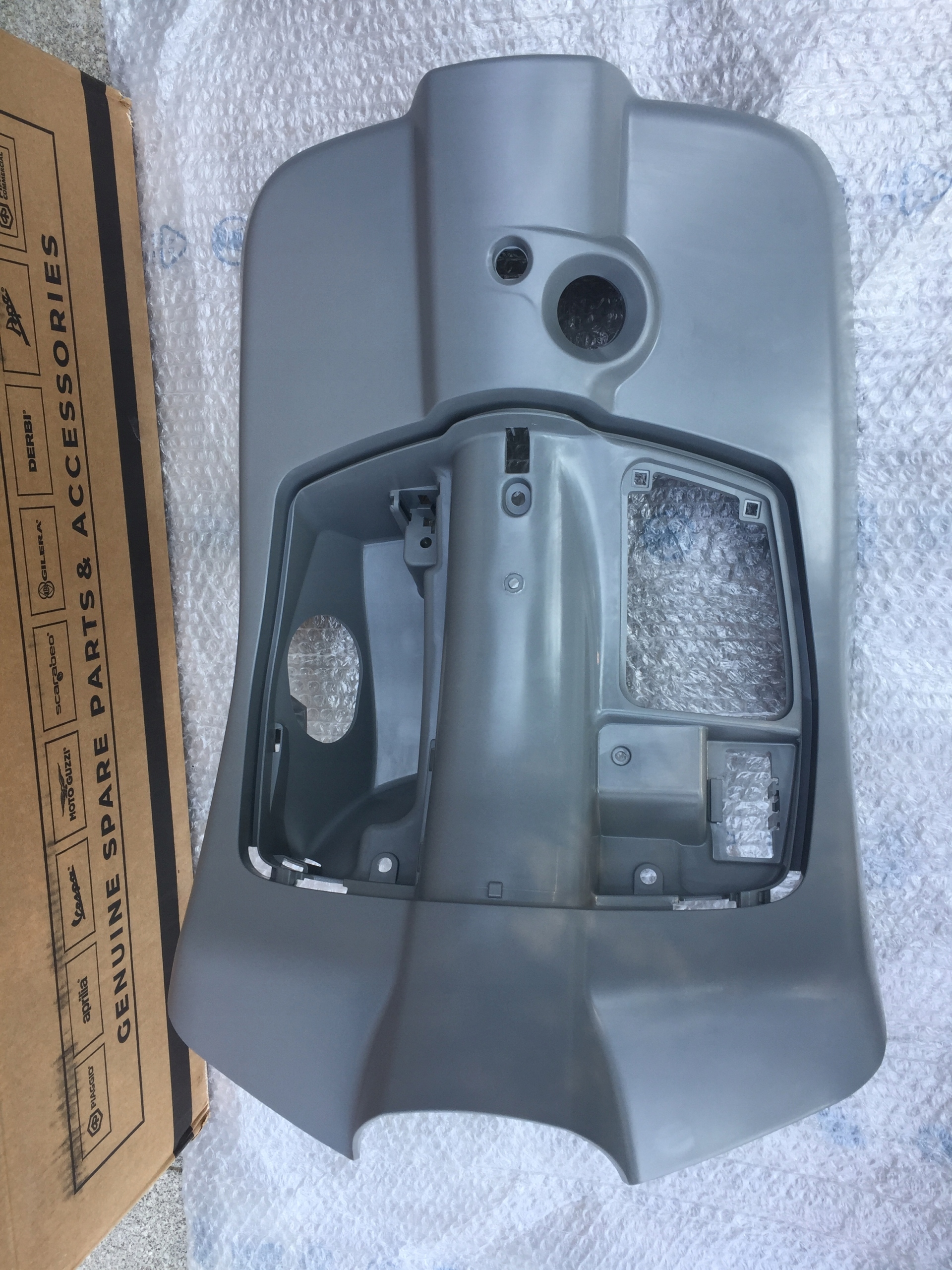 Vespa Primavera Sprint kokpit verzia s Abs výplňou pred kolená Nová
