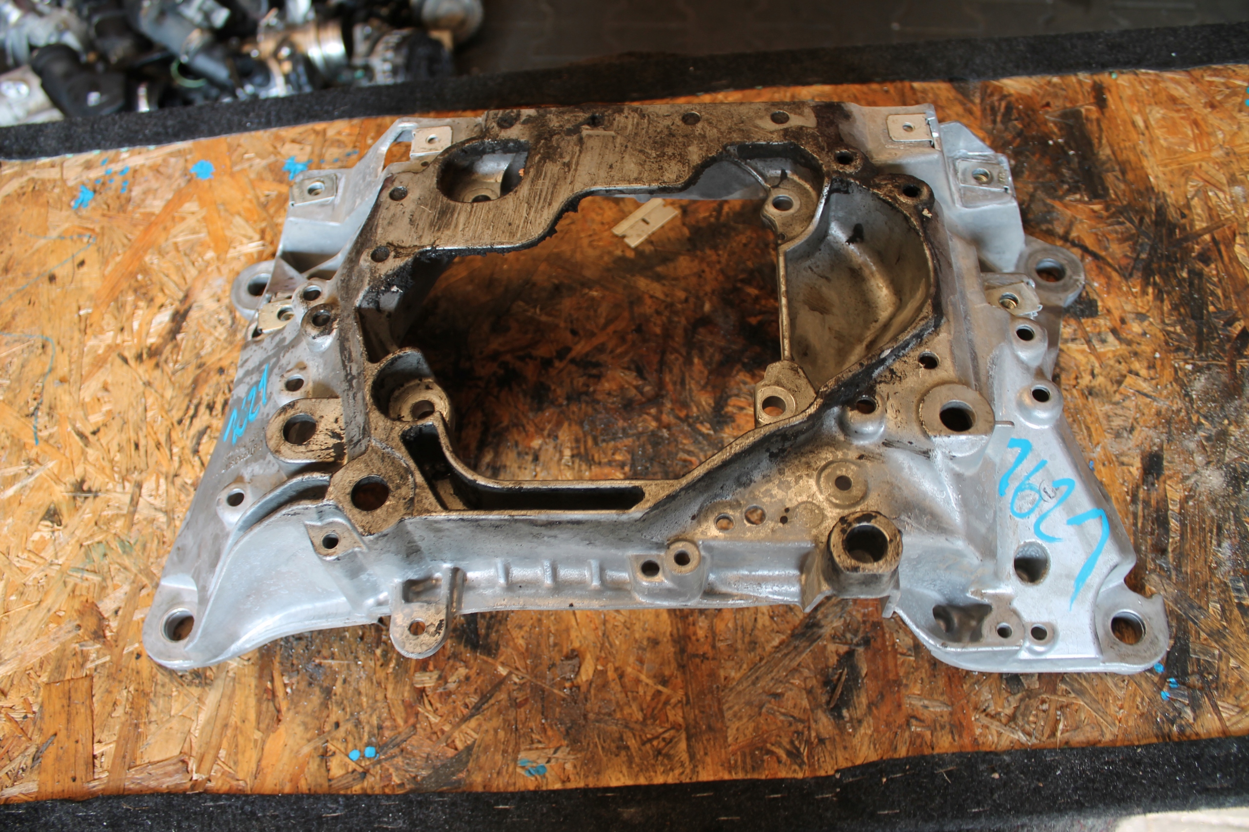 1621. Supporto cambio ingranaggi AUDI 4M4399263AB