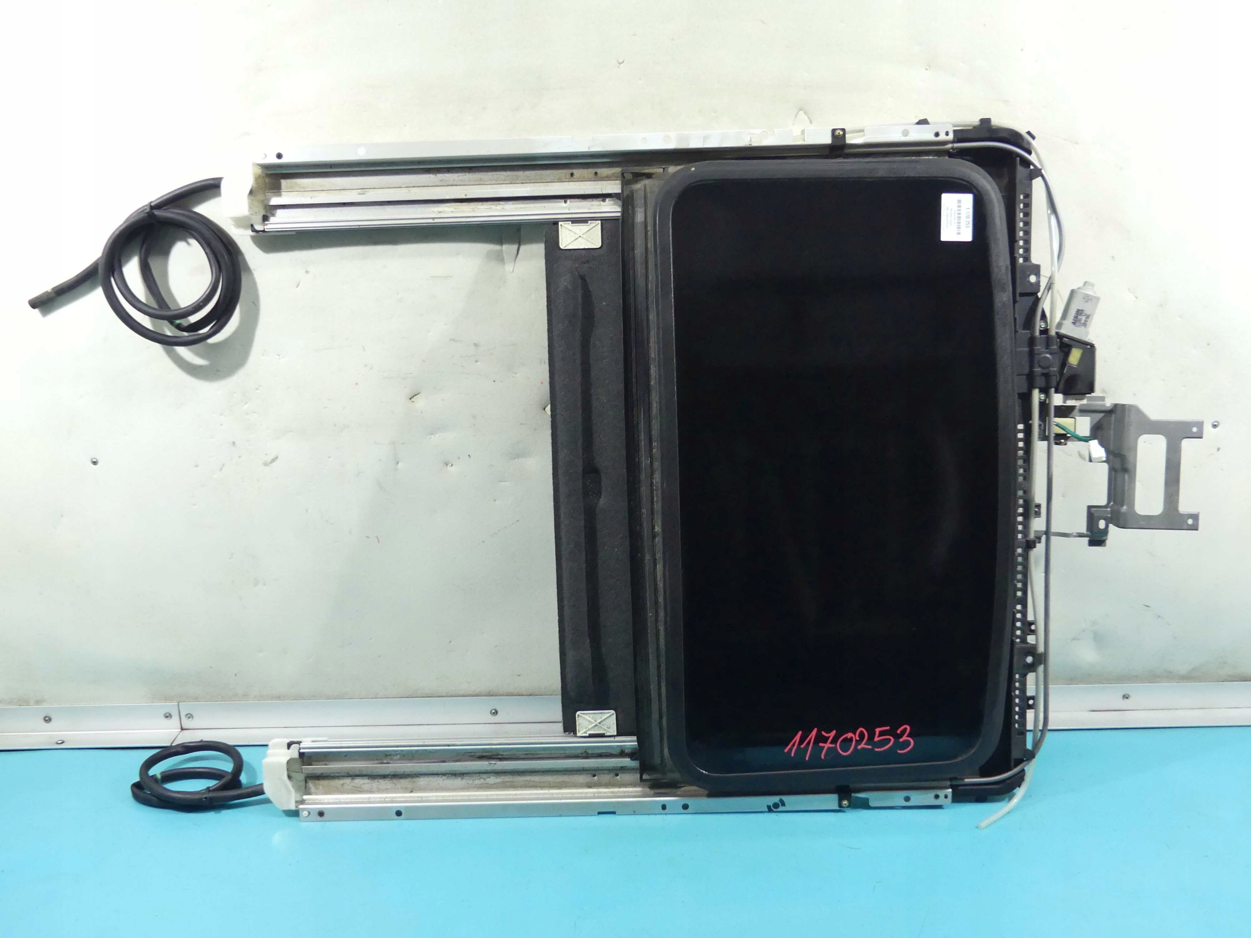 471701-10010 - ЛЮК ЗАДНИЙ MITSUBISHI GRANDIS