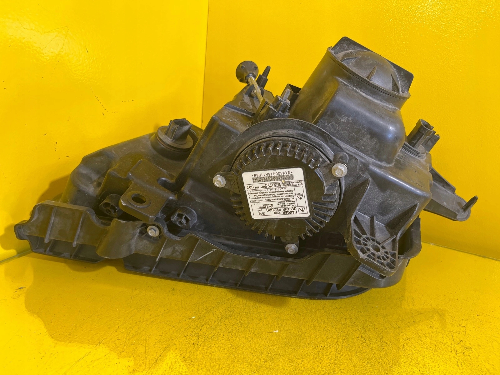 light right Chevrolet Camaro 10-13 23509014