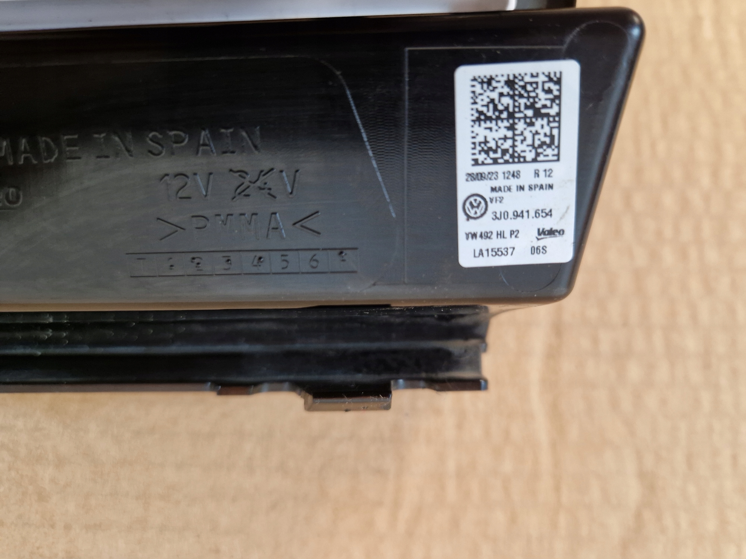 vw PASSAT B9 3J0 led решетка 3J0941654 3J0941653