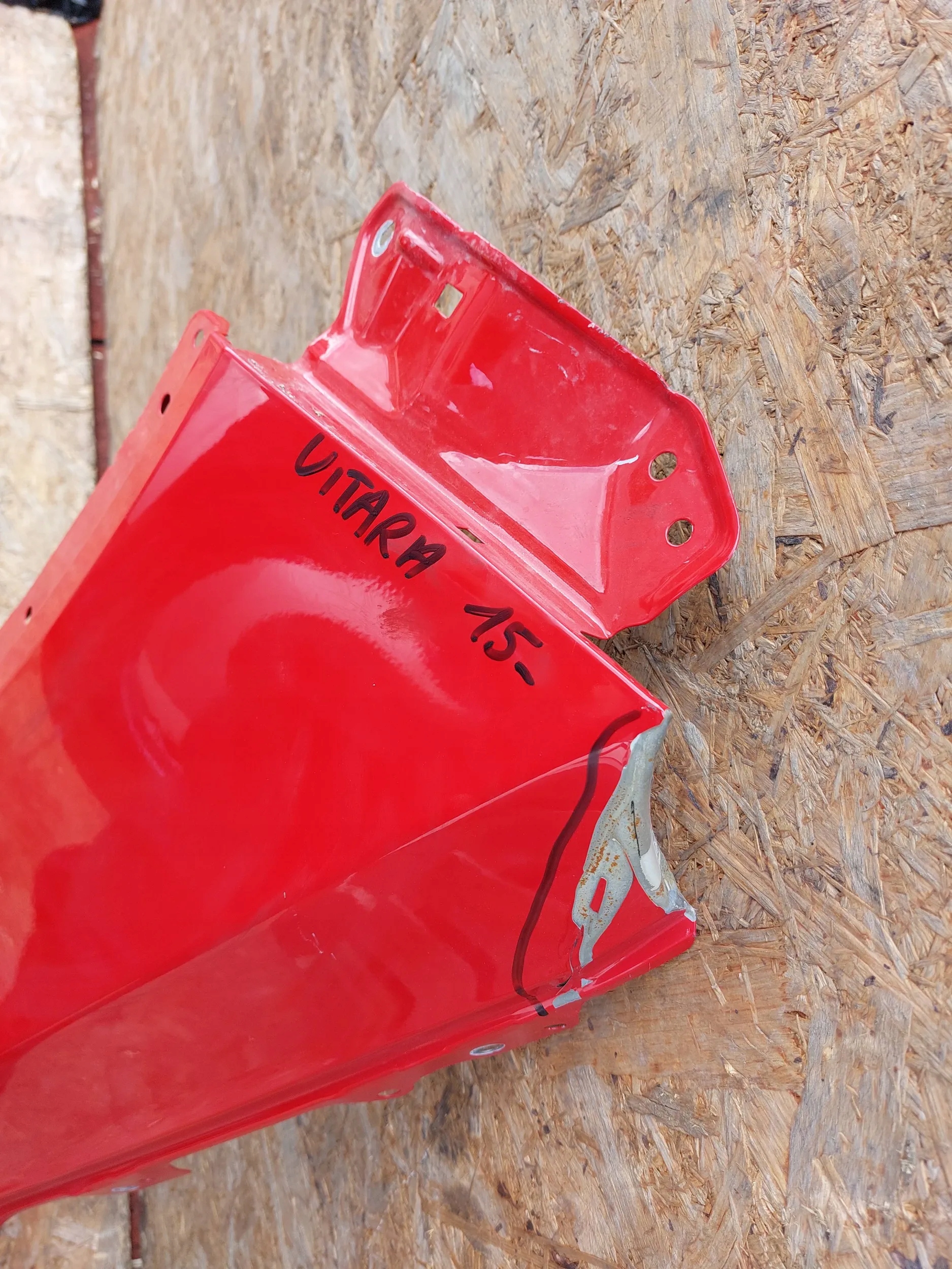 fender front left Suzuki Vitara 15
