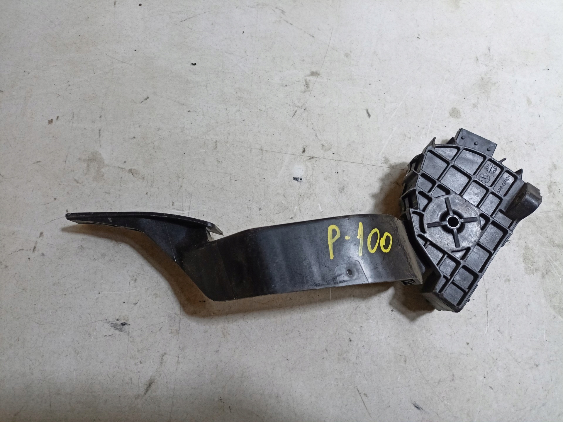accelerator pedal Jeep Cherokee 5 2014 F1430-195841