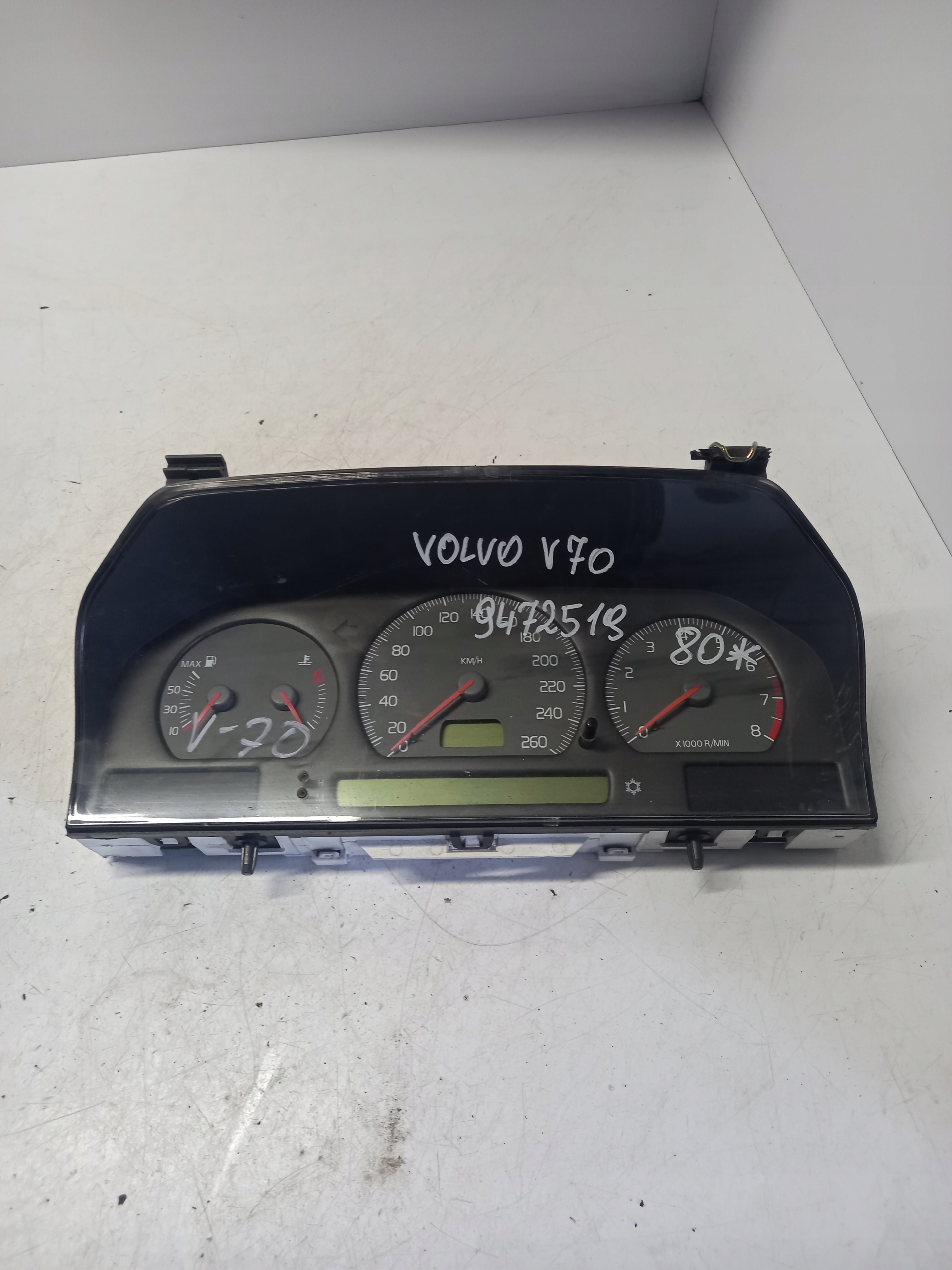 спидометр volvo oe 9472519