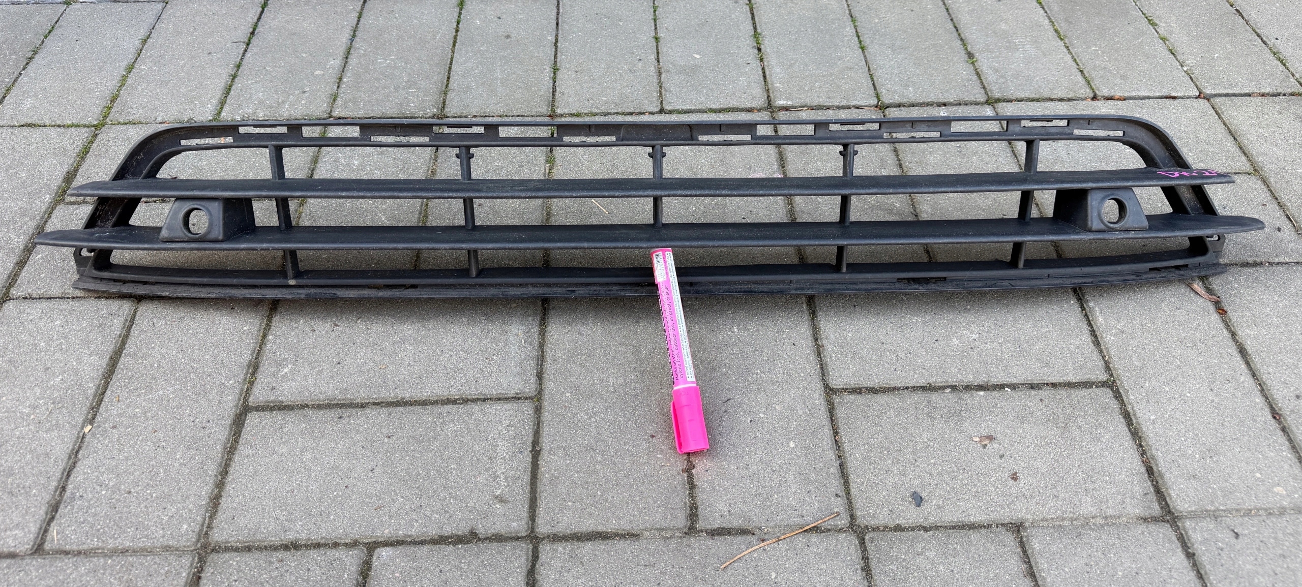 VOLVO S60 II V60 2014-2018 grille central grid of a bumper front