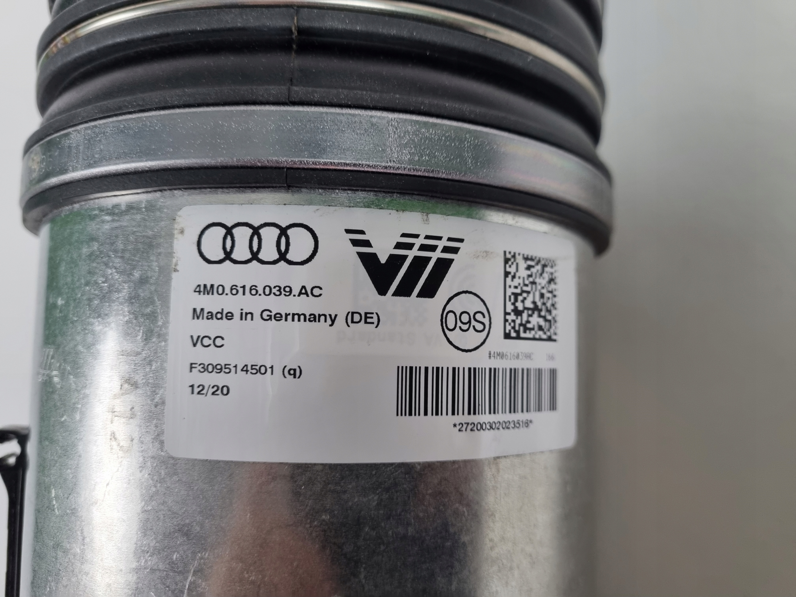 AUDI Q7 Q8 4M0 AMORTYZATOR PNEUMATYCZNY PRAWY NOWY OE 4M0616039AC Typ samochodu Samochody osobowe