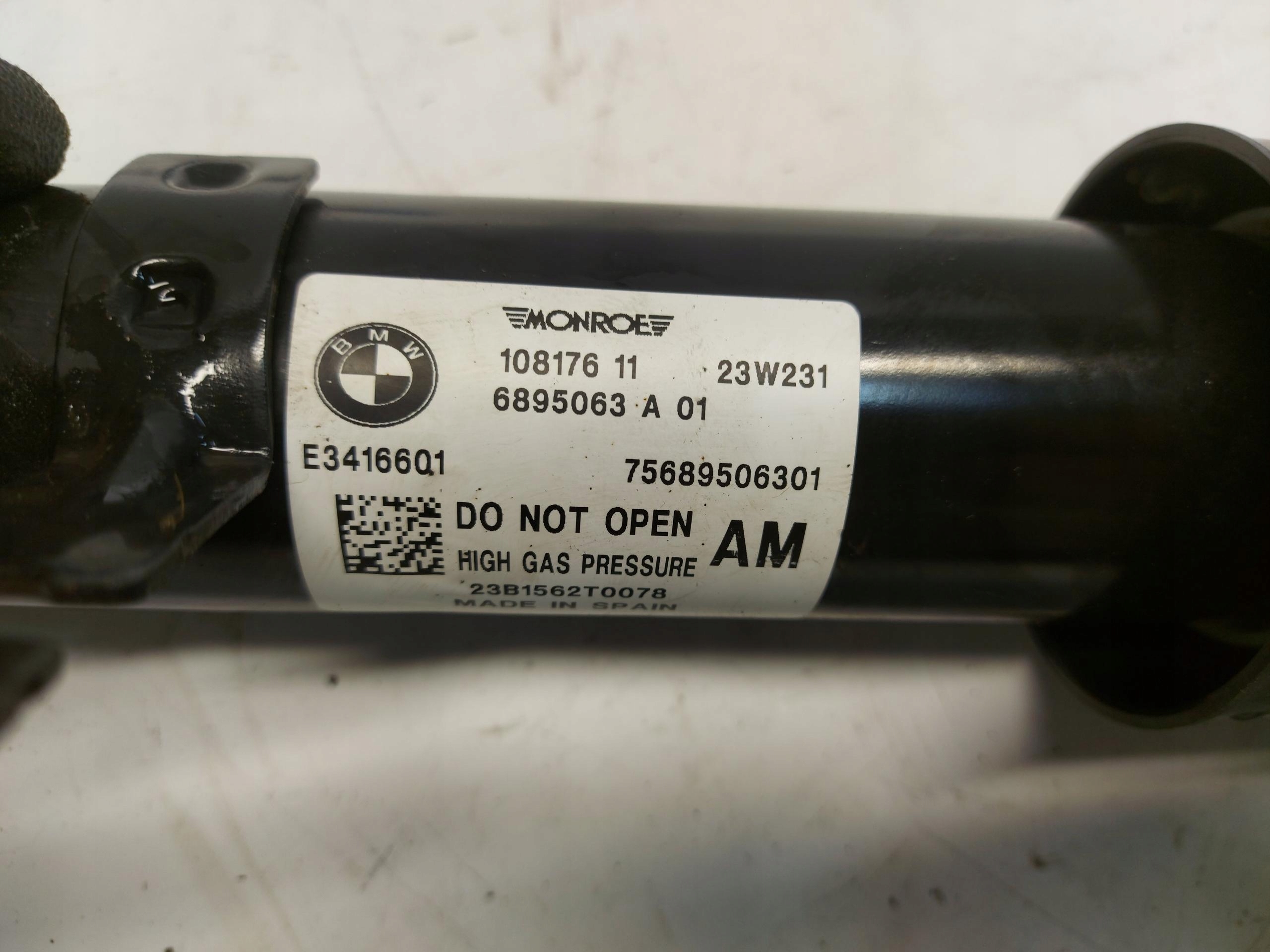BMW G20 LIFT stoßdämpfer rechts heck 6895063