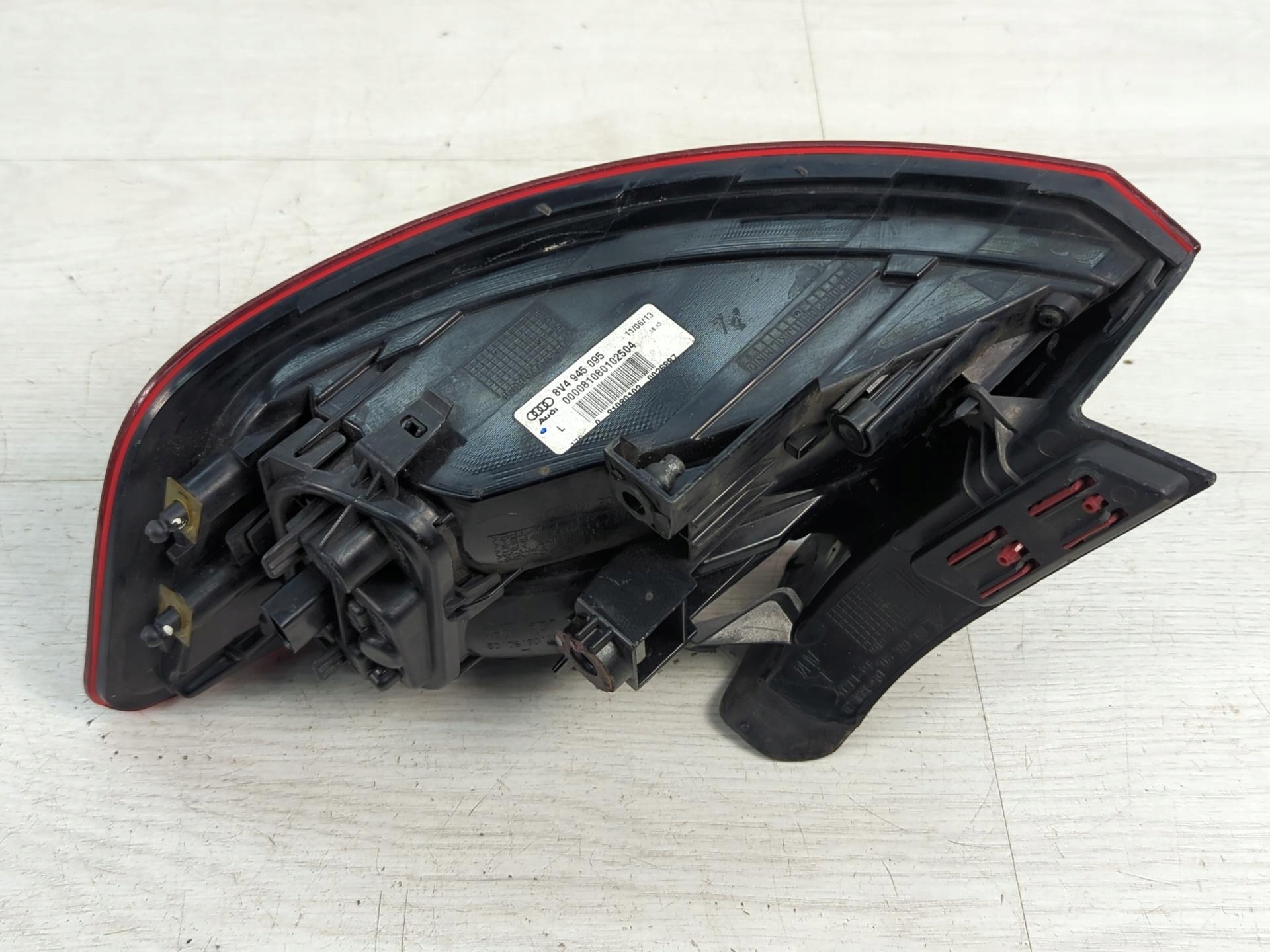 фонарь левый led A3 8V SPORTBACK 8V4945095