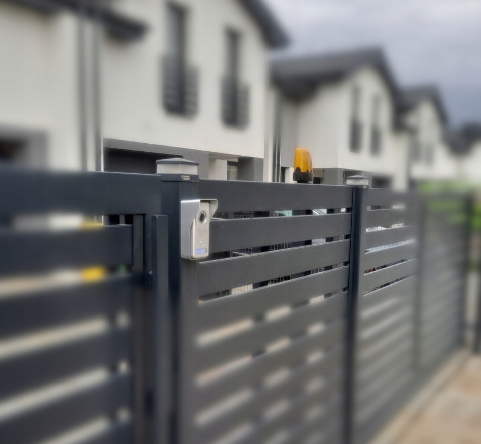 LAMPA LED NA SŁUPEK OGRODZENIA 120x120 12X12 mm RAL 9005 + SAT Marka inna