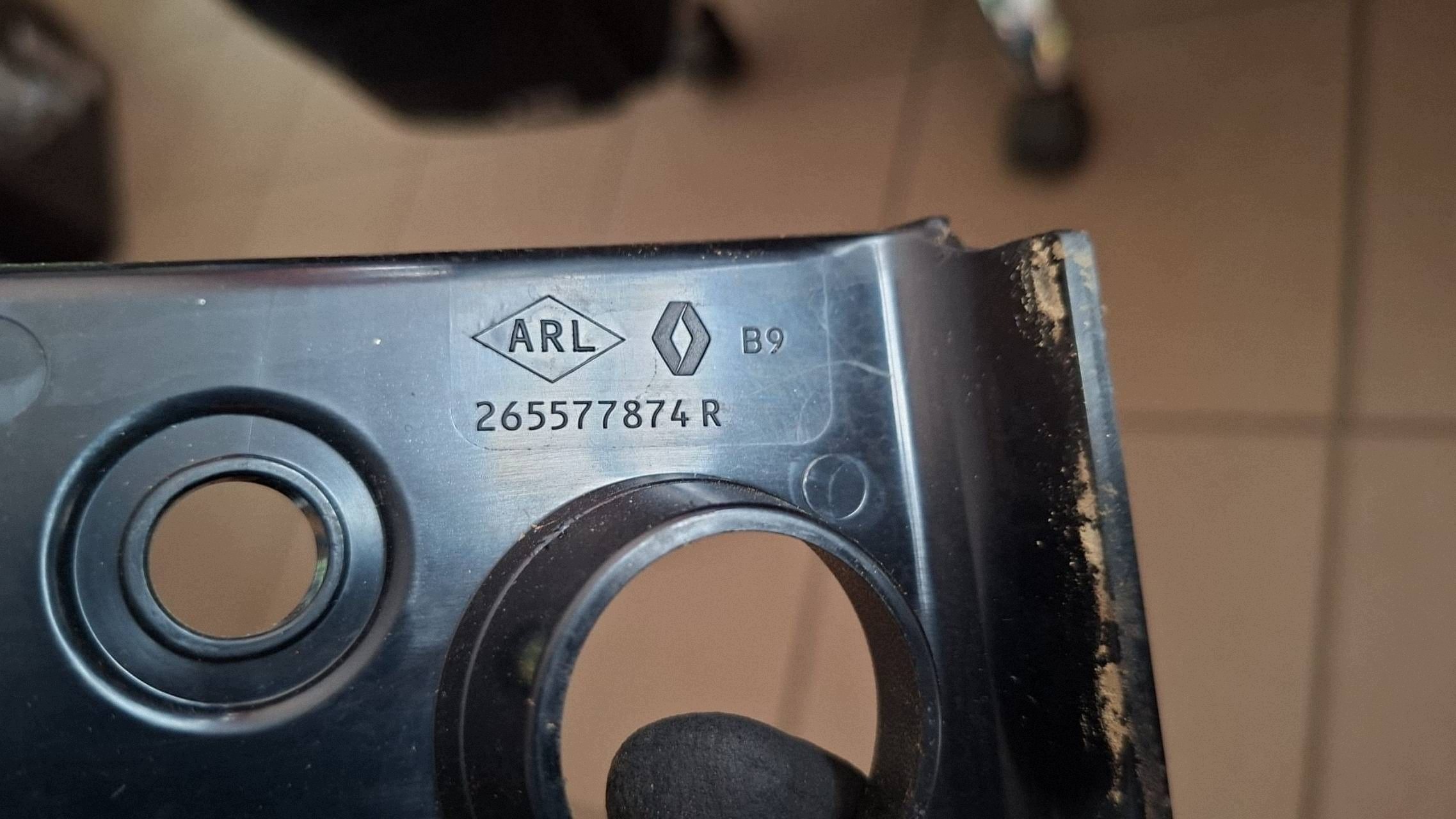 RAHMEN Leuchte hinten heck Seite links Renault Scenic E-Tech V 265577874R