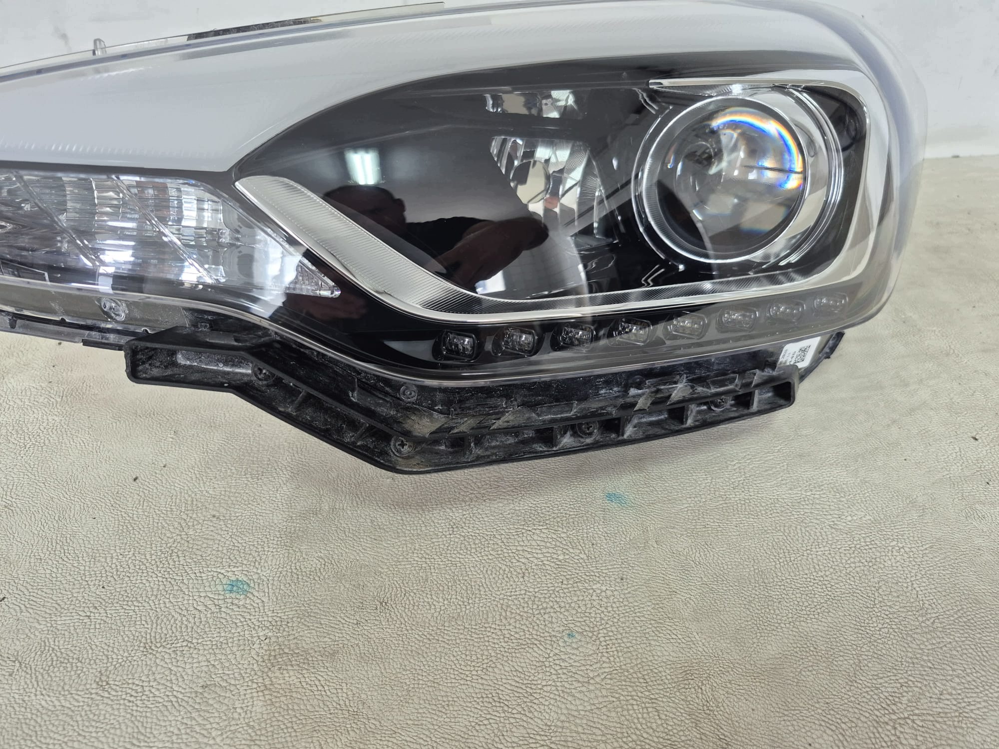 HYUNDAI I20 II 2 14- light left front front lens LED 92101-C8200