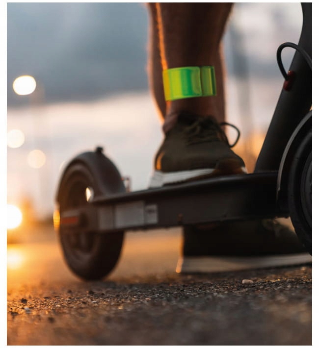 OPASKA ODBLASKOWA RAMIĘ RĘKĘ ROWER SAMOZACISKUJĄCA SREBRNA Model MO8282-14