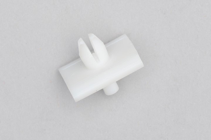 SPINKA MOCOWANIE LISTWY BOCZNEJ BMW 5 E34 Numer katalogowy części 50191