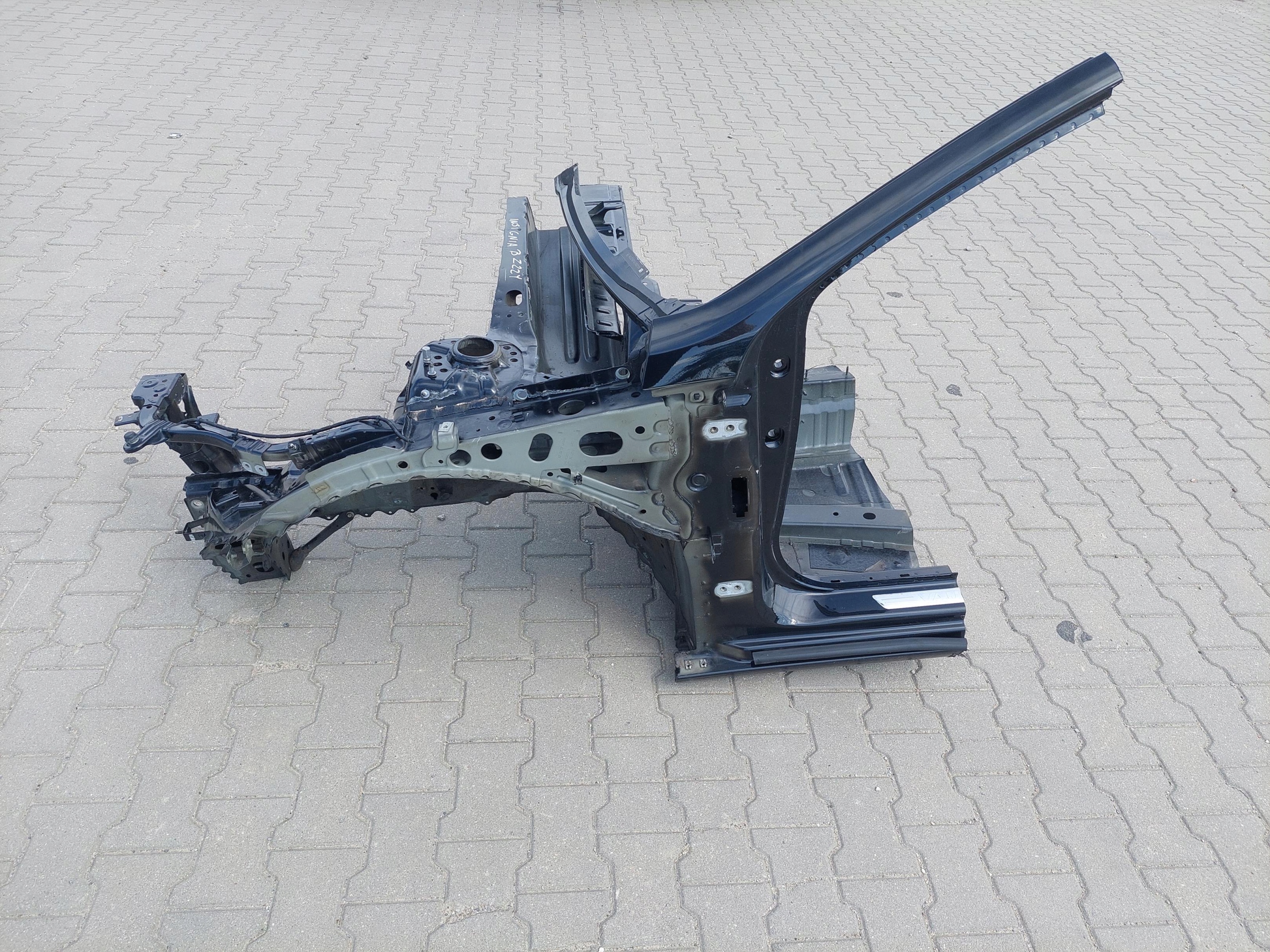 quarter front front quarter left OPEL INSIGNIA B Z22Y