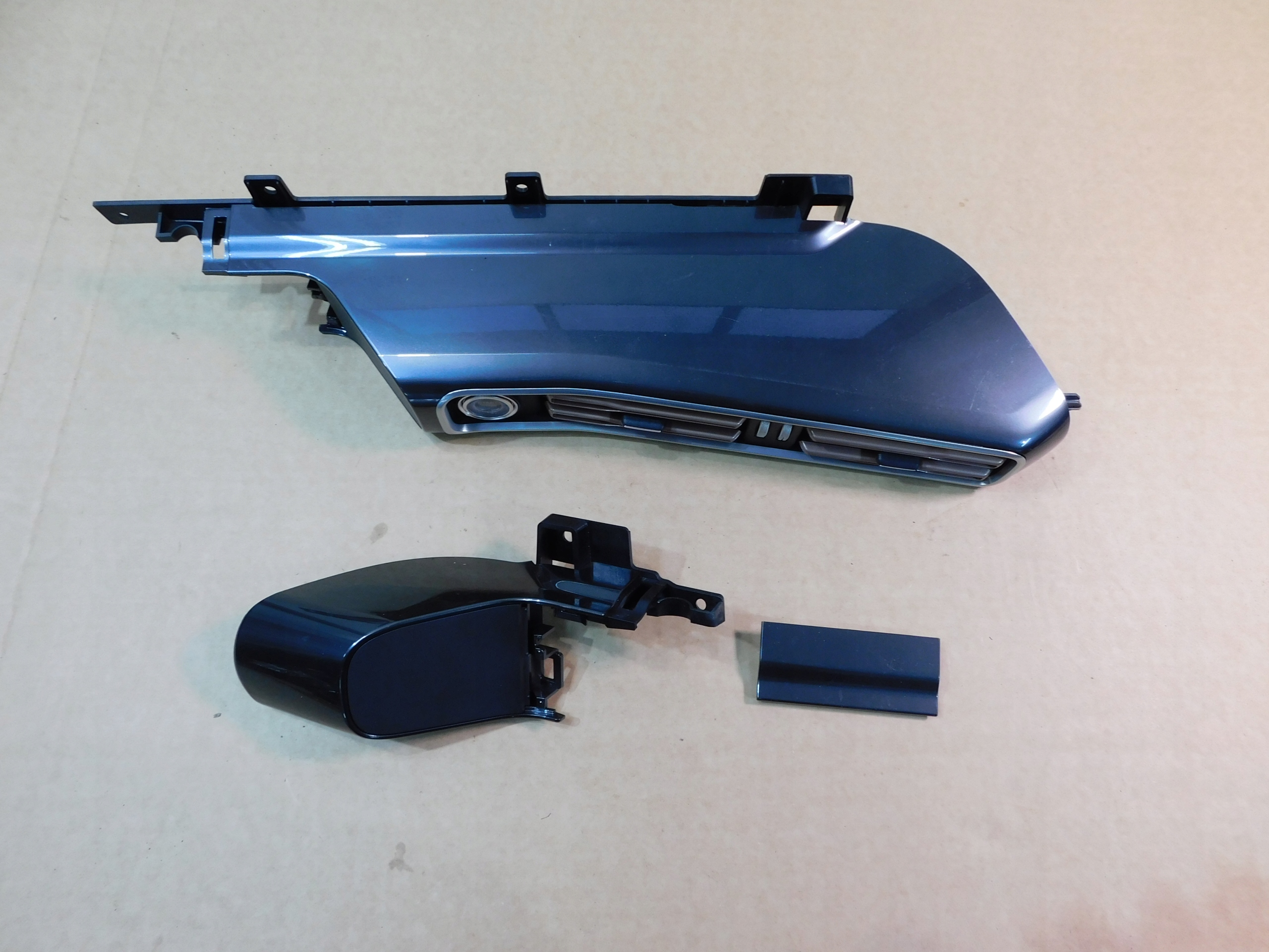 Mercedes EQC N293 tunel central door air conditioning devices start-stop switch