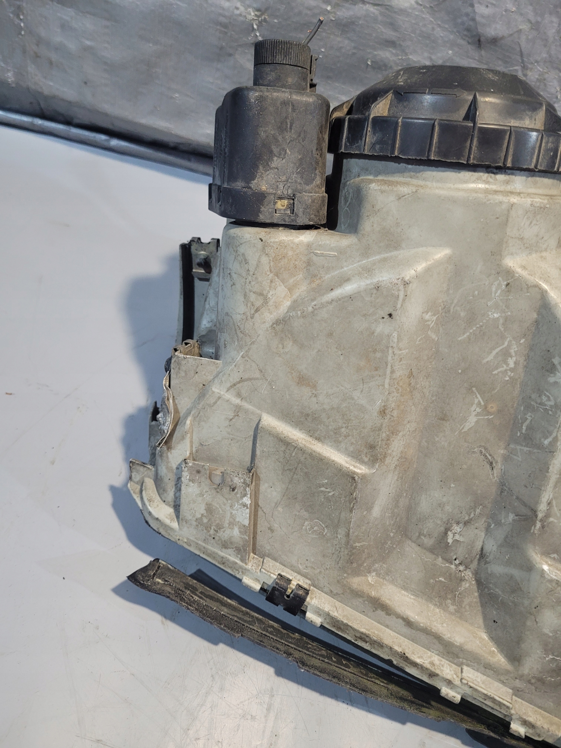 light left front SAAB 9-3 and 98-02r. EU